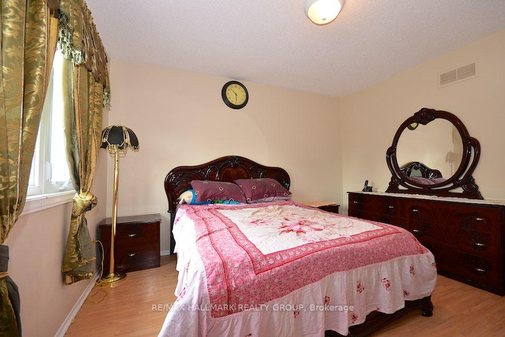 Photo 20 of 42 Saddle Crescent, Ottawa, Hunt Club Park — HOMEH