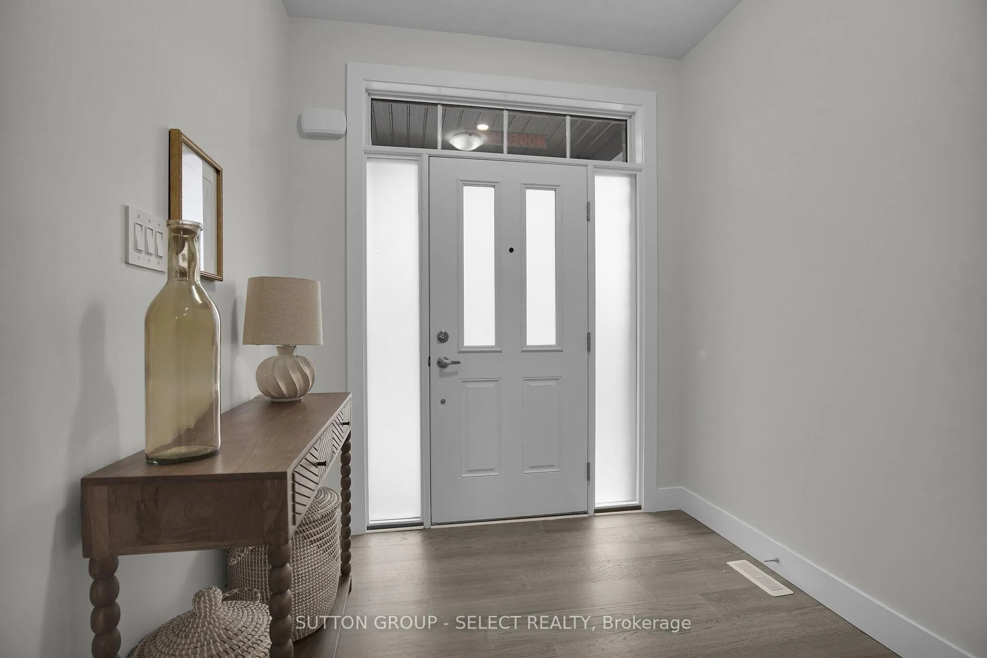 Photo 5 of Unit 17, 7966 Fallon Drive, Lucan Biddulph, Granton — HOMEH