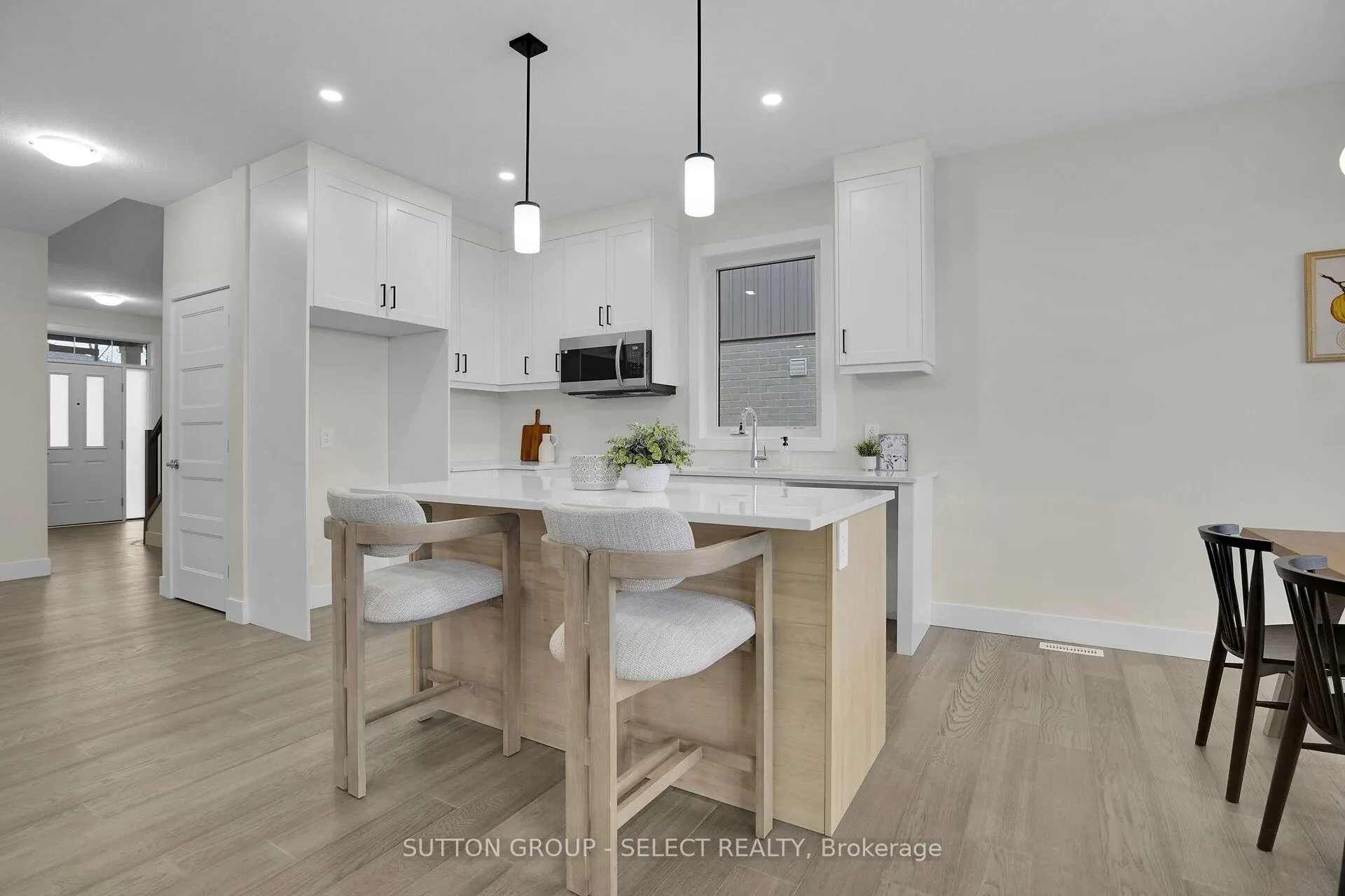 Photo 9 of Unit 17, 7966 Fallon Drive, Lucan Biddulph, Granton — HOMEH
