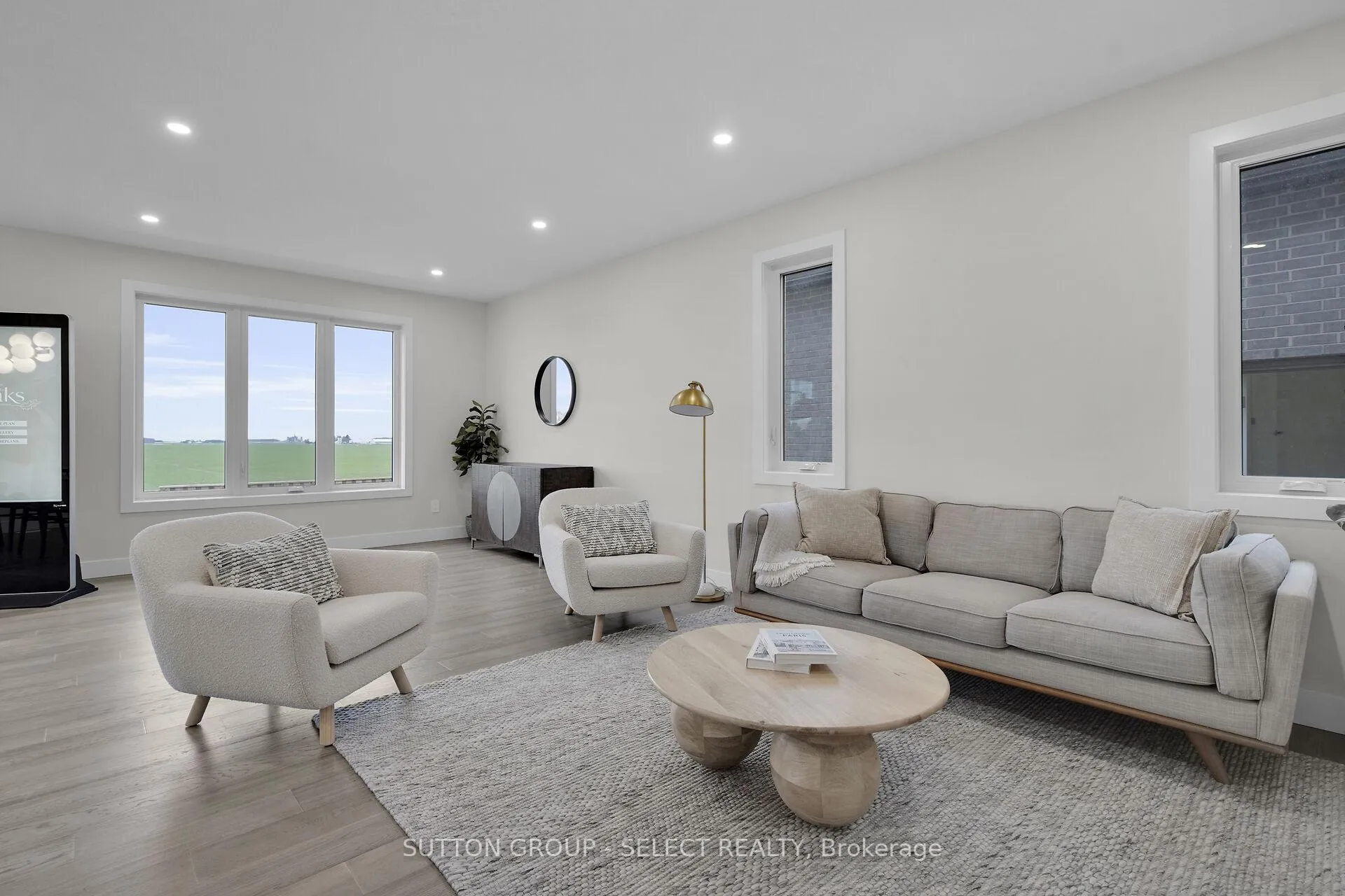 Photo 18 of Unit 17, 7966 Fallon Drive, Lucan Biddulph, Granton — HOMEH