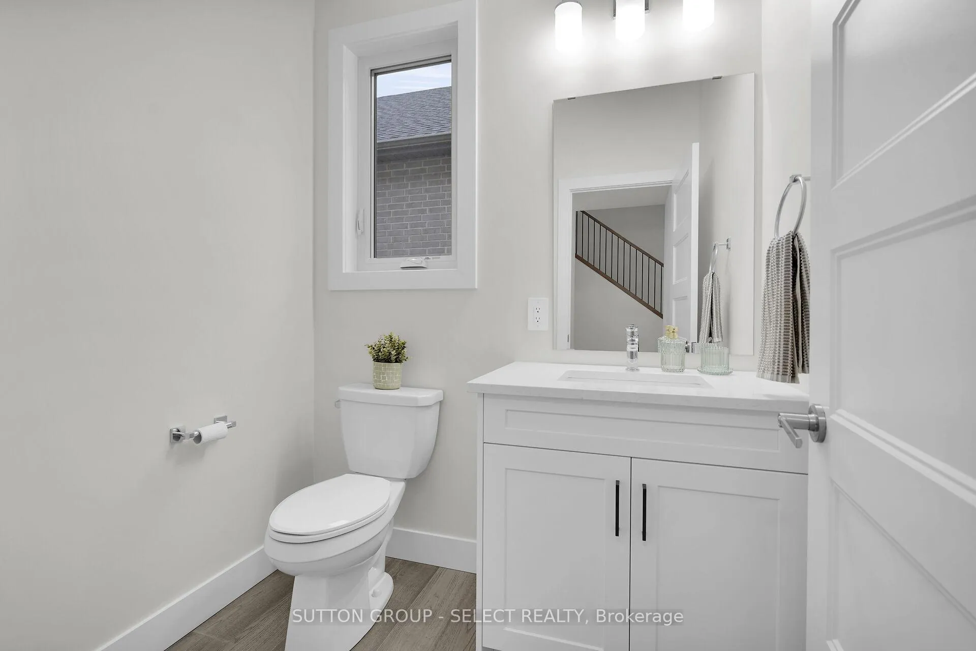 Photo 19 of Unit 17, 7966 Fallon Drive, Lucan Biddulph, Granton — HOMEH