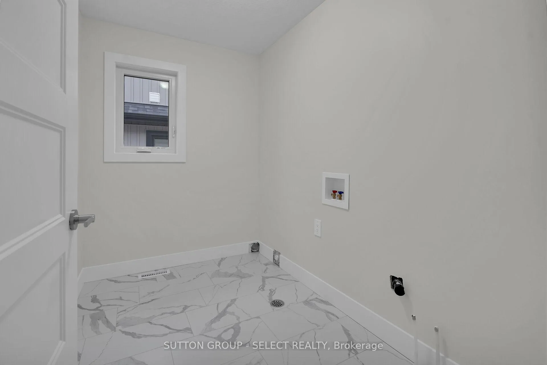 Photo 34 of Unit 17, 7966 Fallon Drive, Lucan Biddulph, Granton — HOMEH