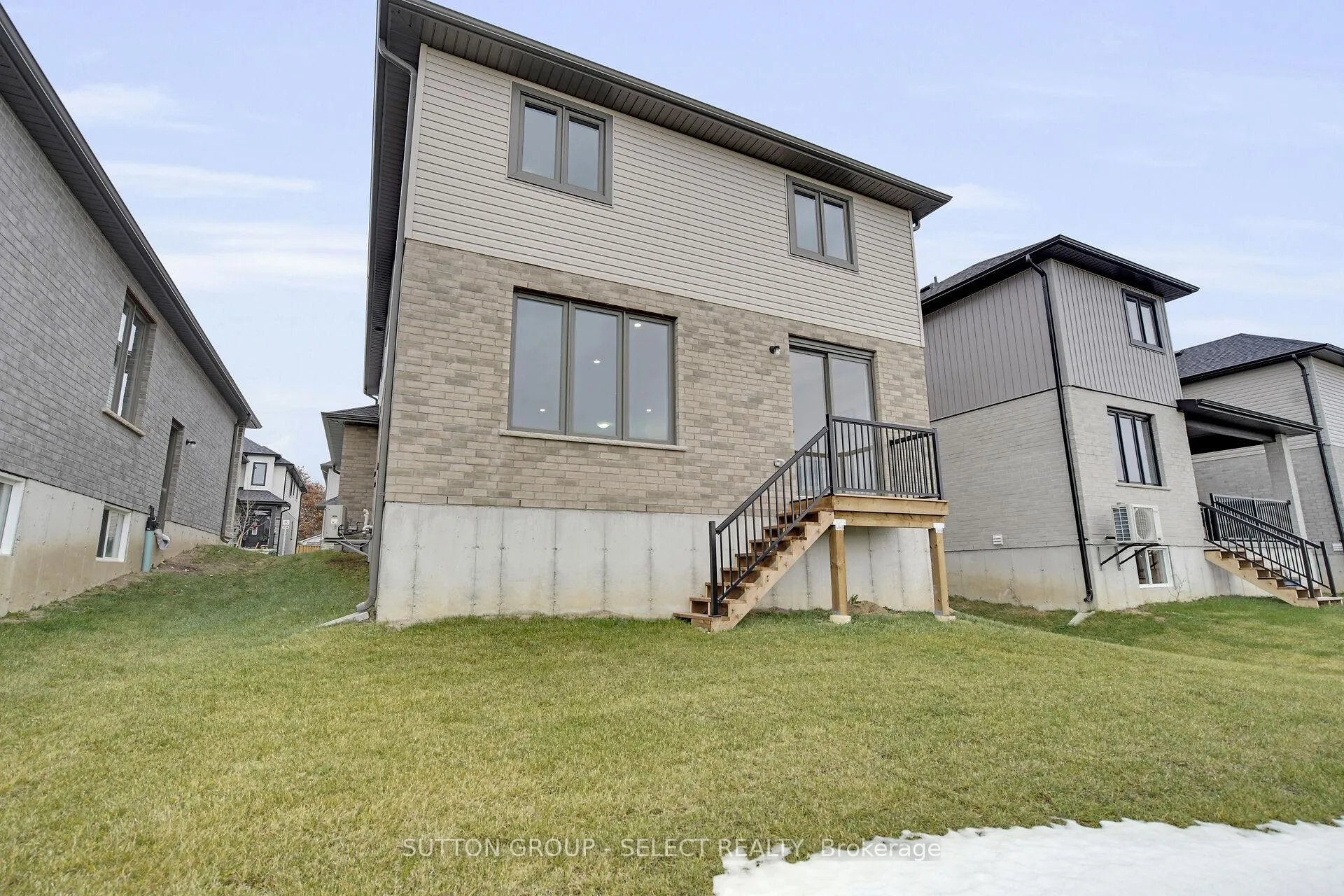 Photo 40 of Unit 17, 7966 Fallon Drive, Lucan Biddulph, Granton — HOMEH