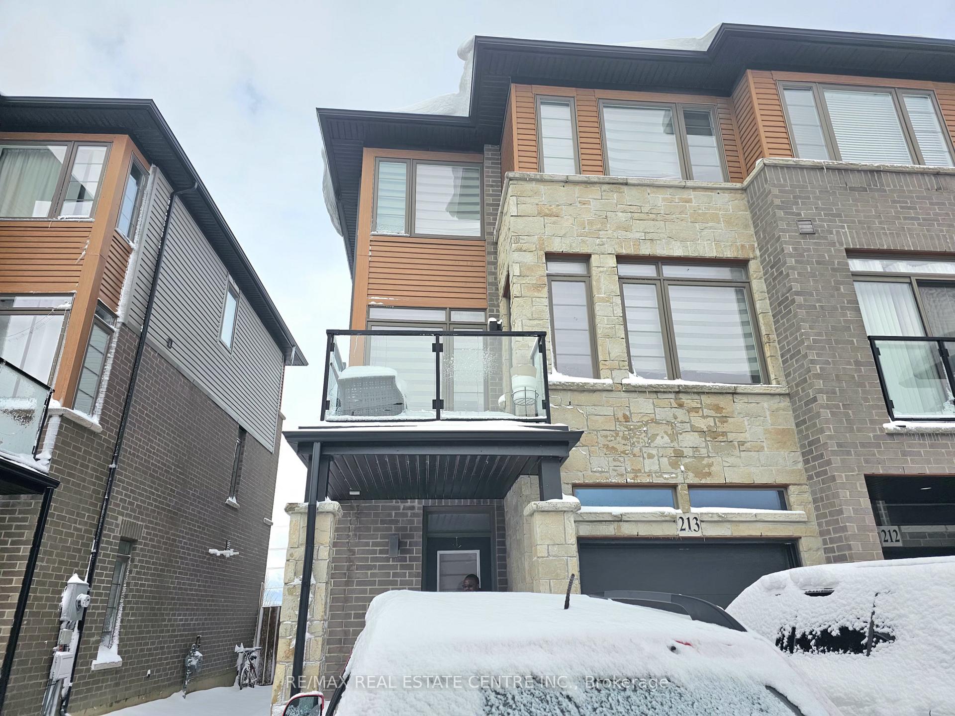 Photo 2 of Unit 213, 30 Times Square Boulevard S, Hamilton, Stoney Creek Mountain — HOMEH