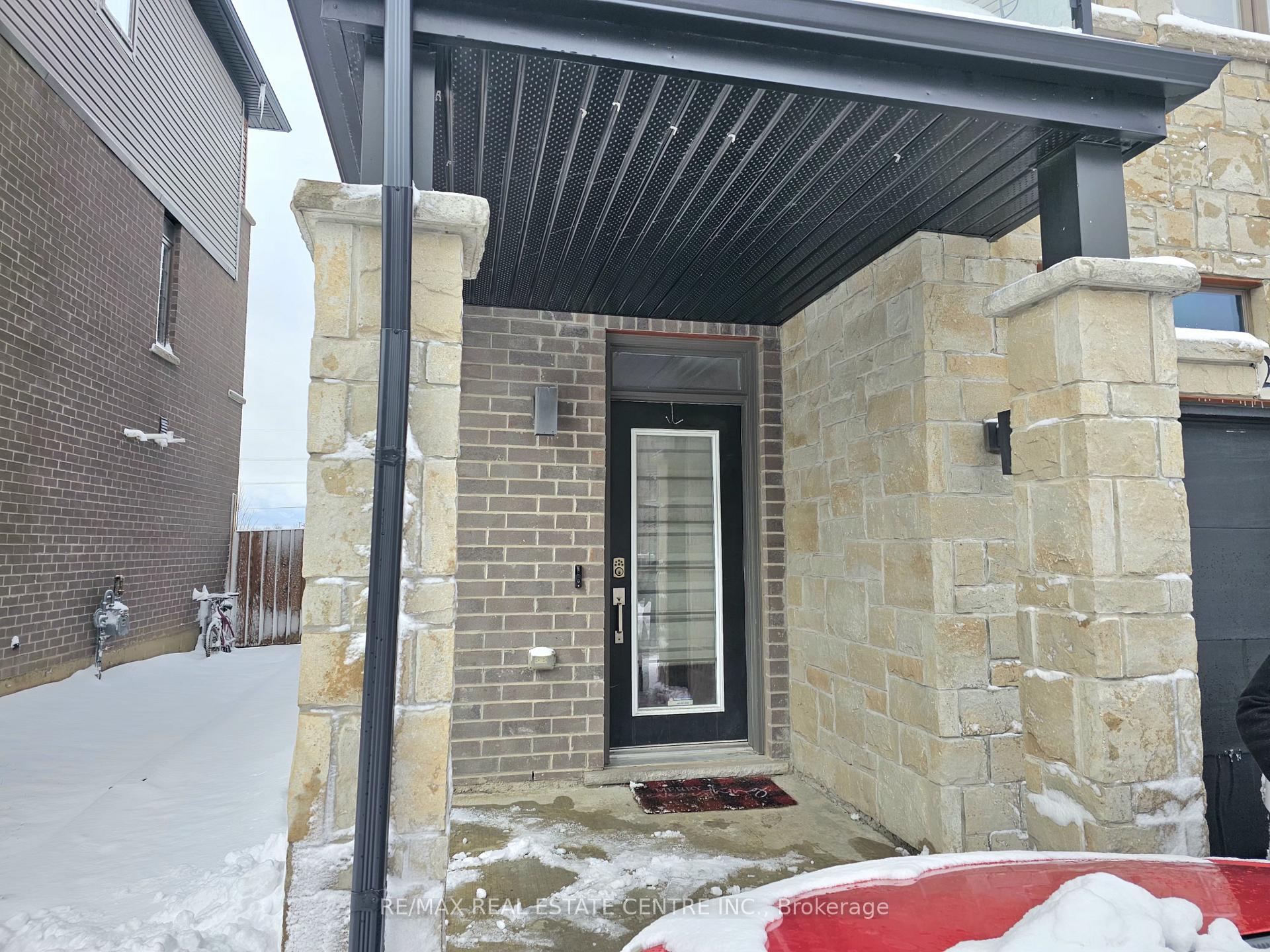 Photo 3 of Unit 213, 30 Times Square Boulevard S, Hamilton, Stoney Creek Mountain — HOMEH