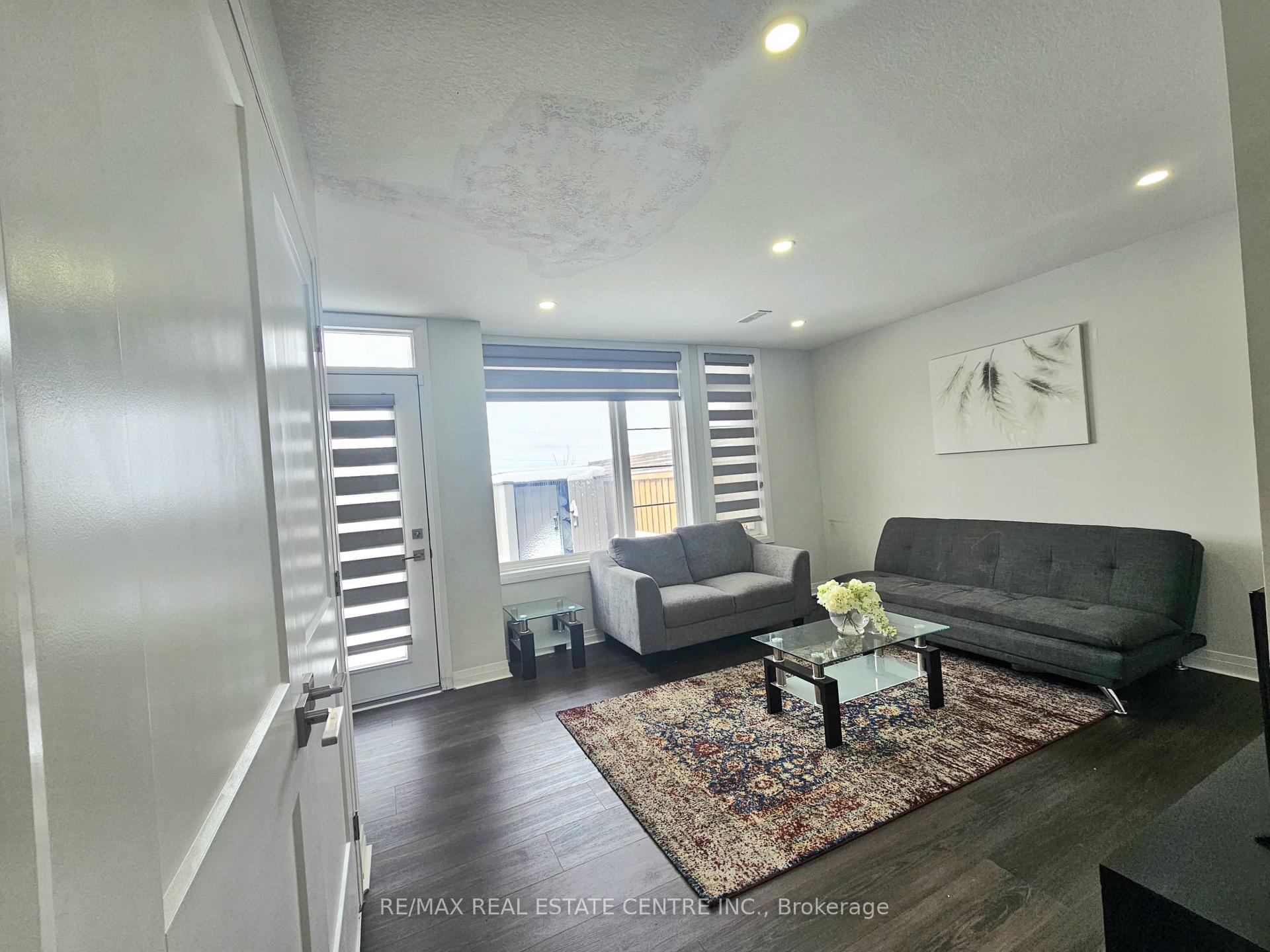 Photo 5 of Unit 213, 30 Times Square Boulevard S, Hamilton, Stoney Creek Mountain — HOMEH