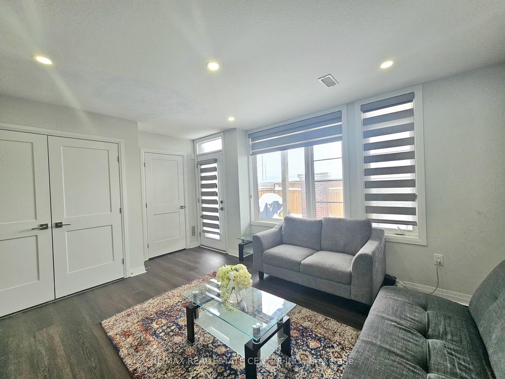 Photo 6 of Unit 213, 30 Times Square Boulevard S, Hamilton, Stoney Creek Mountain — HOMEH