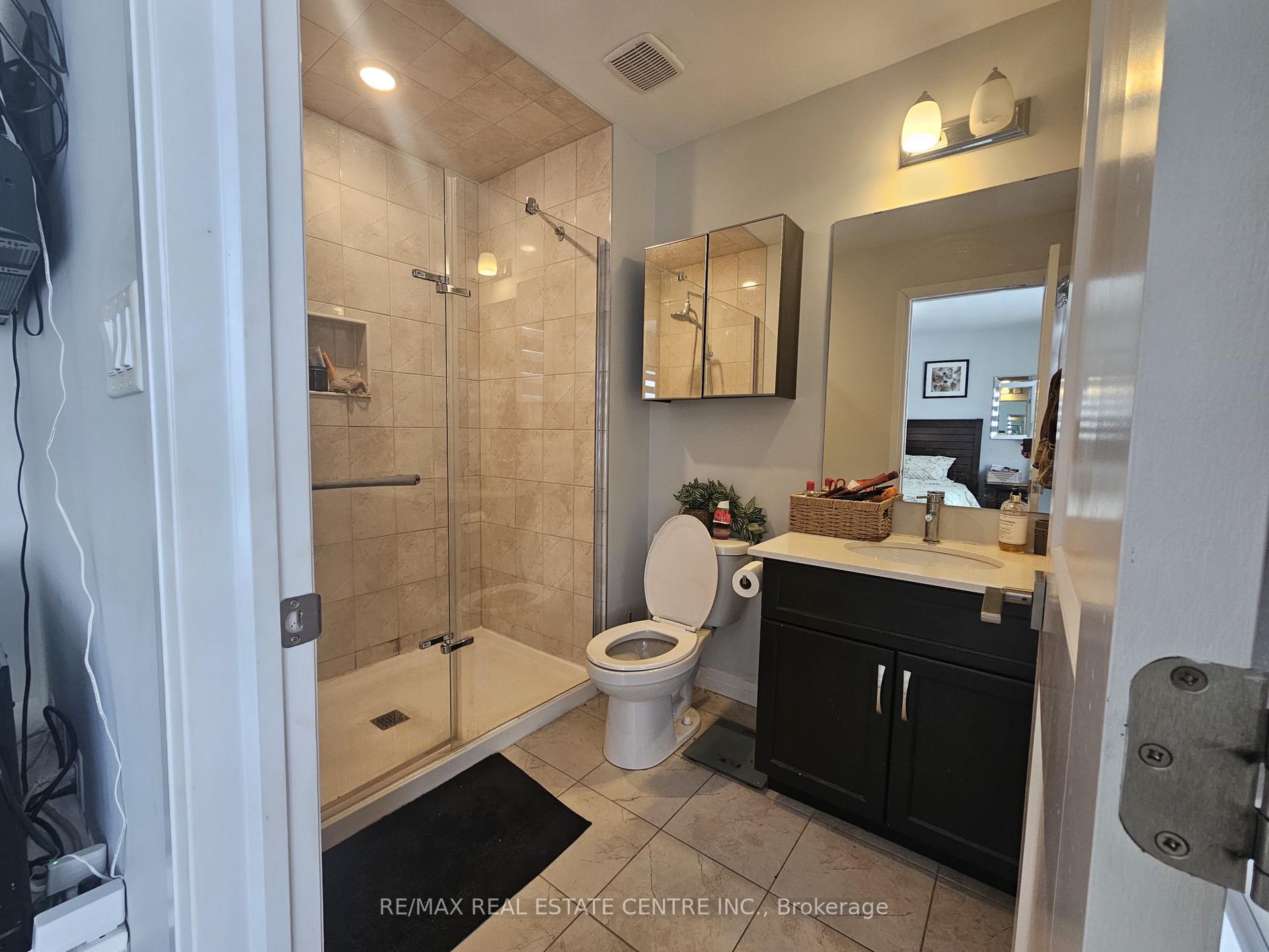 Photo 13 of Unit 213, 30 Times Square Boulevard S, Hamilton, Stoney Creek Mountain — HOMEH