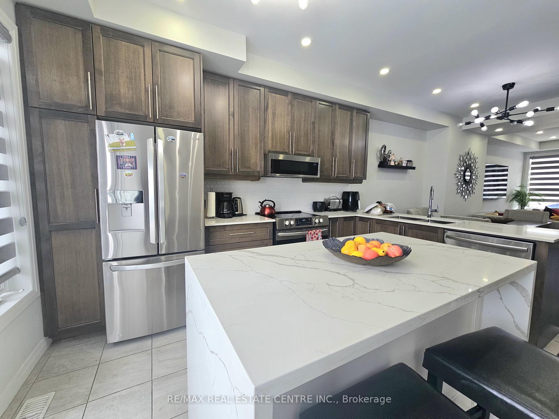 Photo 25 of Unit 213, 30 Times Square Boulevard S, Hamilton, Stoney Creek Mountain — HOMEH
