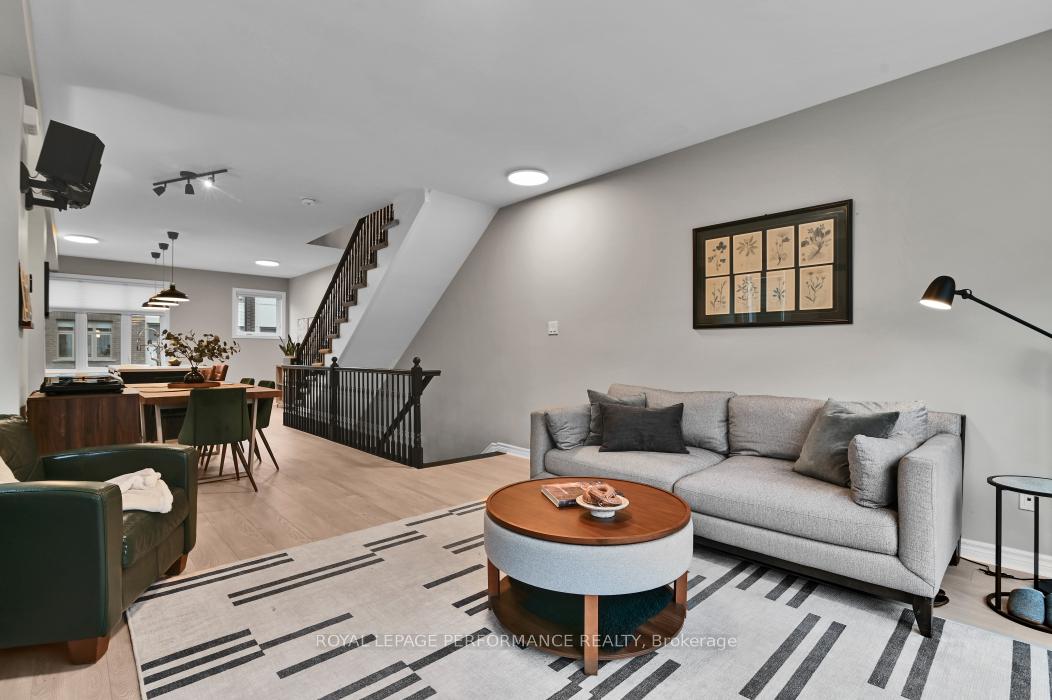 Photo 8 of 215 Makadewa Private, Ottawa, CFB Rockcliffe and Area — HOMEH