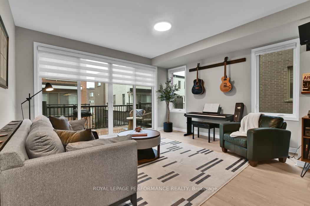Photo 9 of 215 Makadewa Private, Ottawa, CFB Rockcliffe and Area — HOMEH