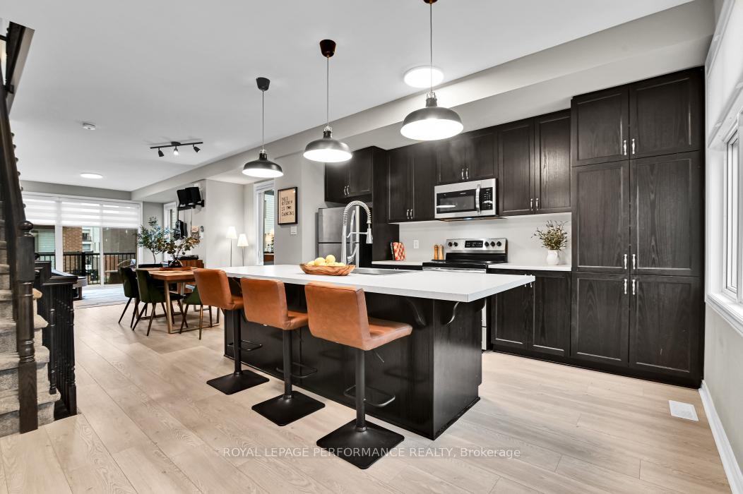 Photo 15 of 215 Makadewa Private, Ottawa, CFB Rockcliffe and Area — HOMEH