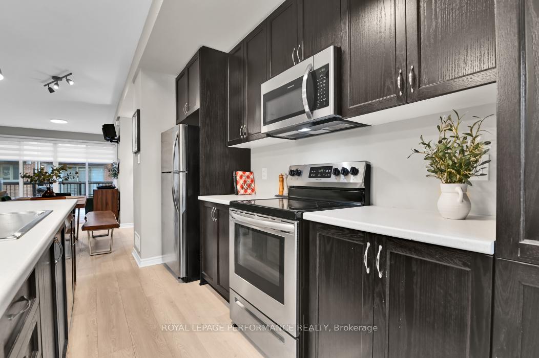 Photo 16 of 215 Makadewa Private, Ottawa, CFB Rockcliffe and Area — HOMEH