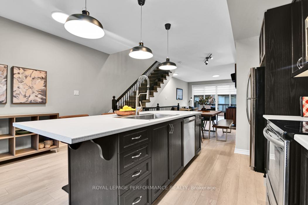 Photo 19 of 215 Makadewa Private, Ottawa, CFB Rockcliffe and Area — HOMEH