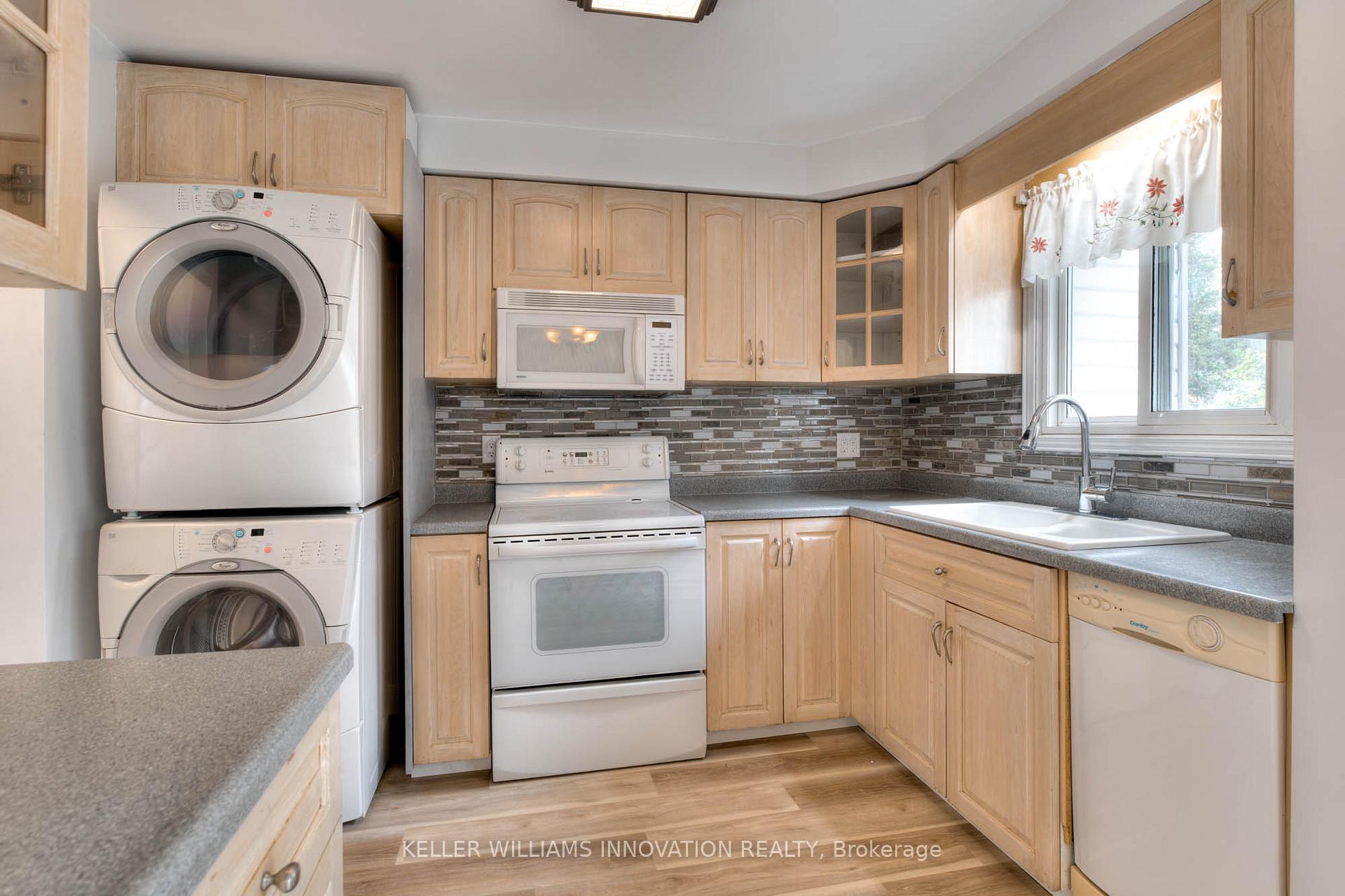 Photo 13 of Unit UPPER, 170 Wheatfield Crescent, Kitchener, Brigadoon — HOMEH