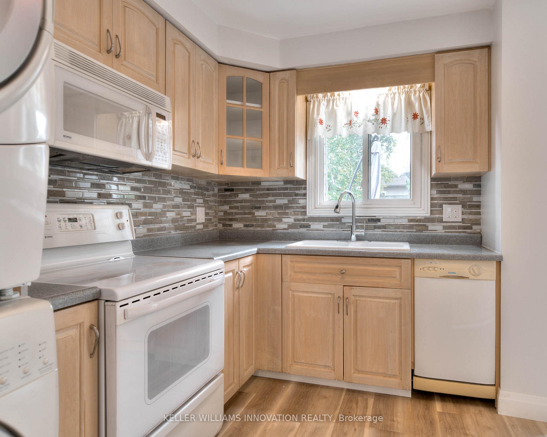 Photo 14 of Unit UPPER, 170 Wheatfield Crescent, Kitchener, Brigadoon — HOMEH