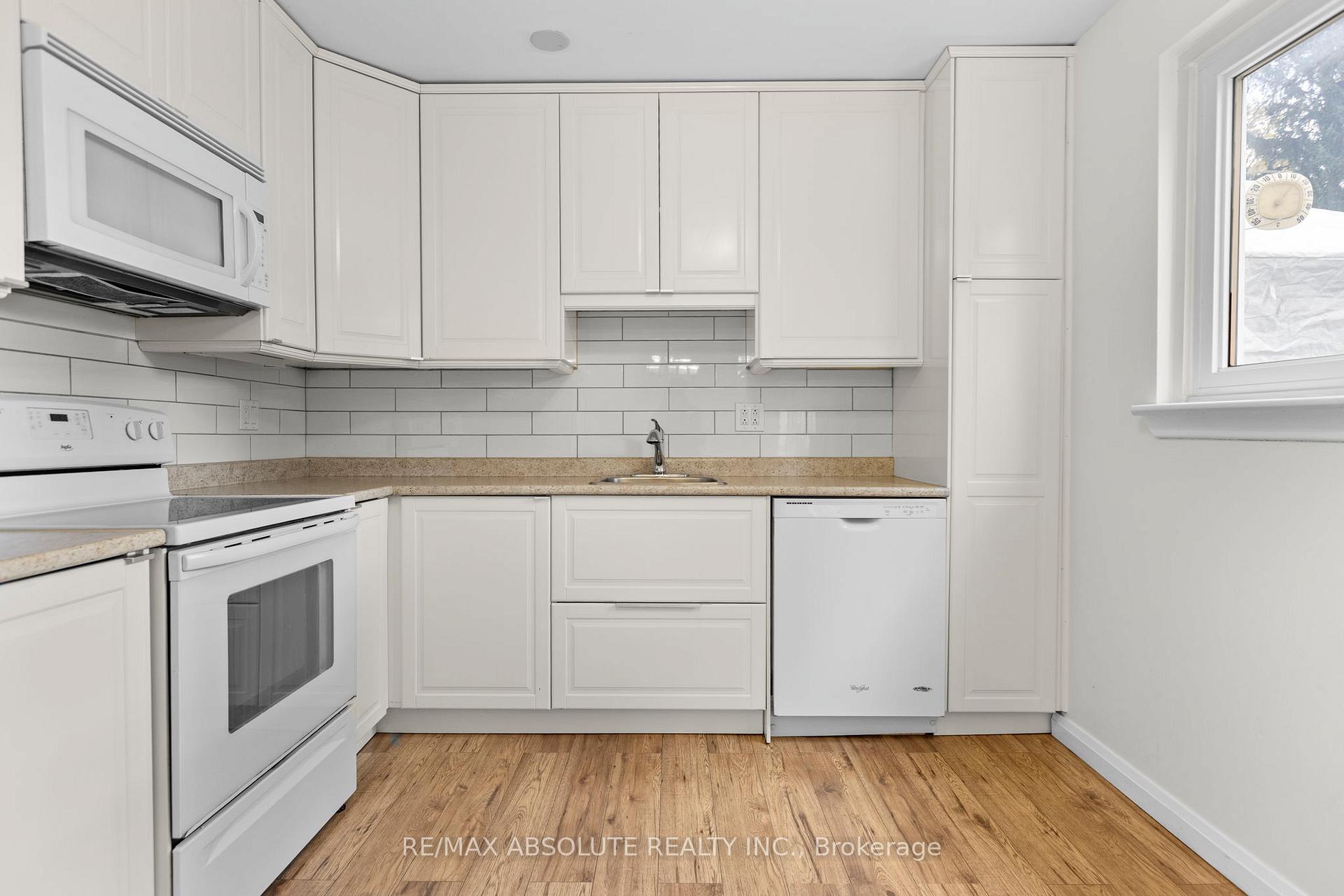 Photo 7 of 16 Melanie Crescent, Ottawa, Kanata - Glencairn/Hazeldean — HOMEH