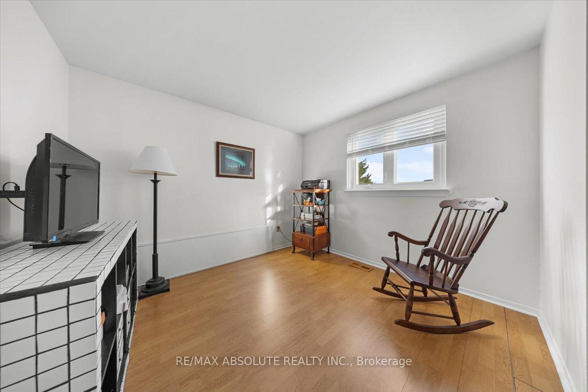 Photo 17 of 16 Melanie Crescent, Ottawa, Kanata - Glencairn/Hazeldean — HOMEH