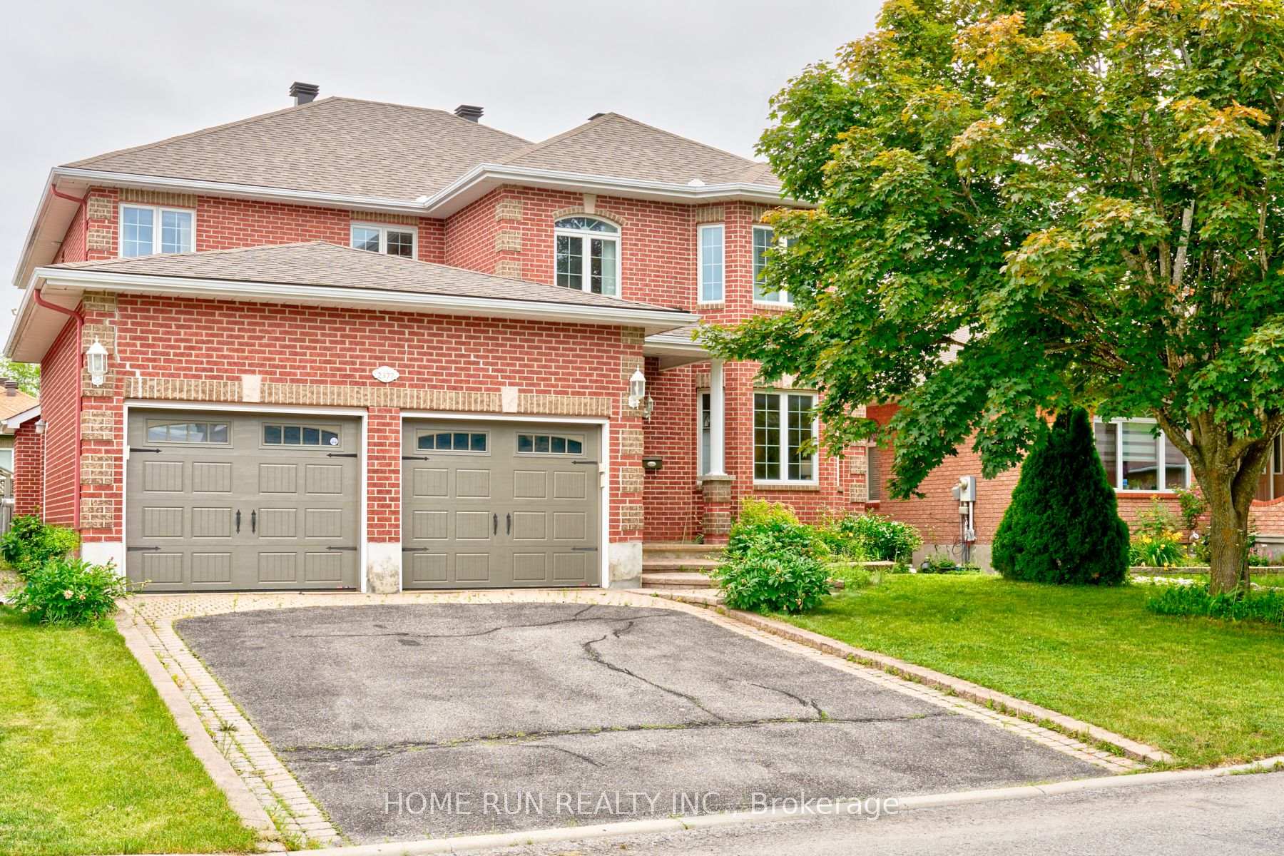 Photo 3 of 2377 Kendron Lane, Ottawa, Windsor Park Village — HOMEH