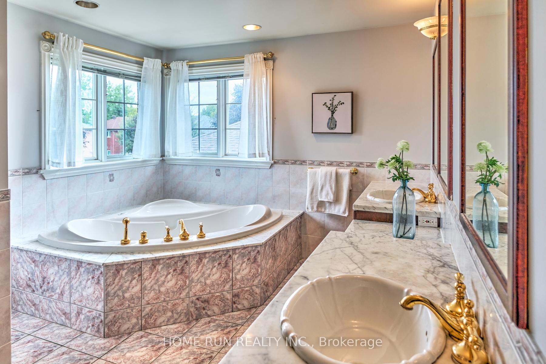 Photo 32 of 2377 Kendron Lane, Ottawa, Windsor Park Village — HOMEH