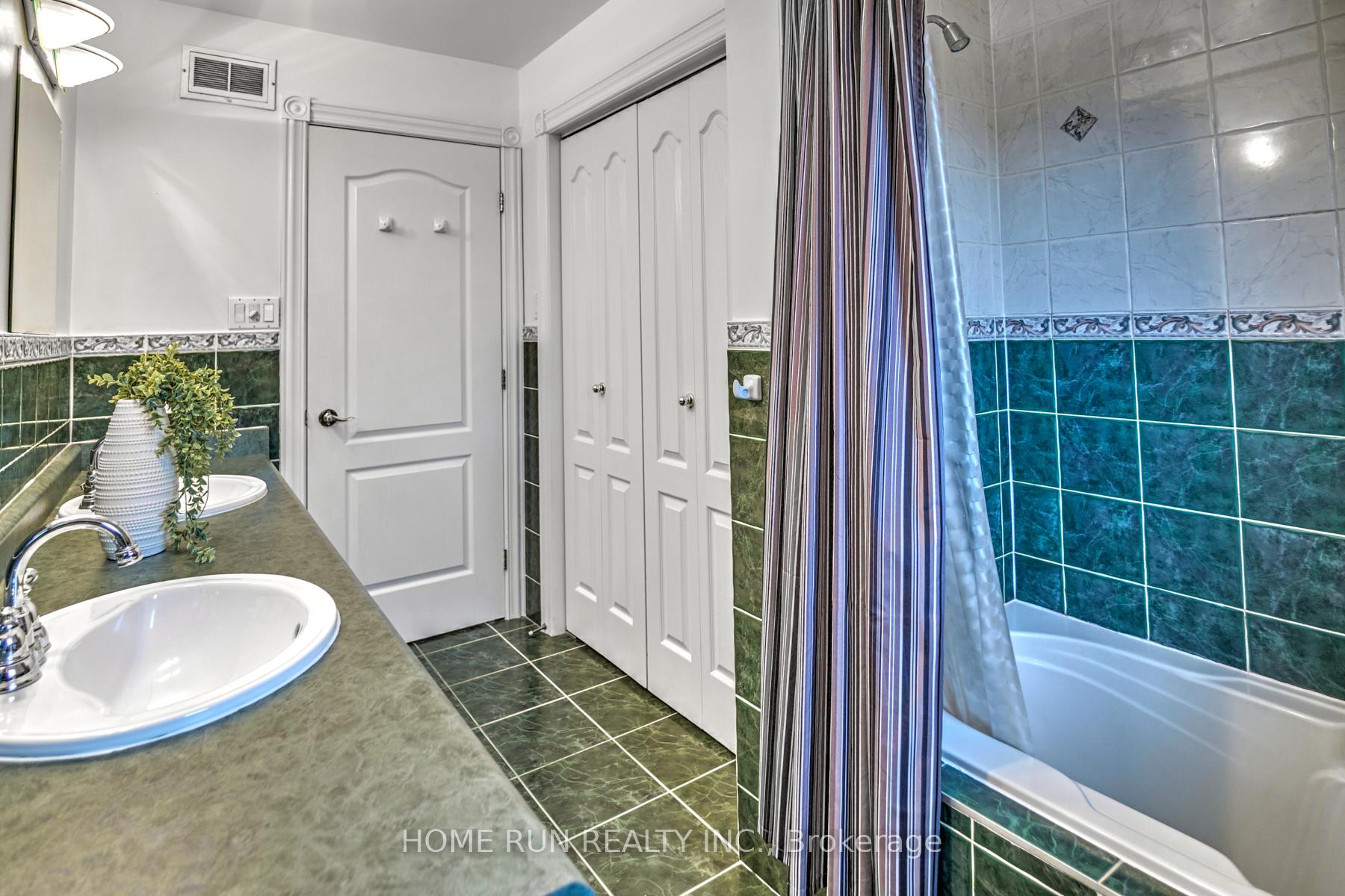 Photo 41 of 2377 Kendron Lane, Ottawa, Windsor Park Village — HOMEH