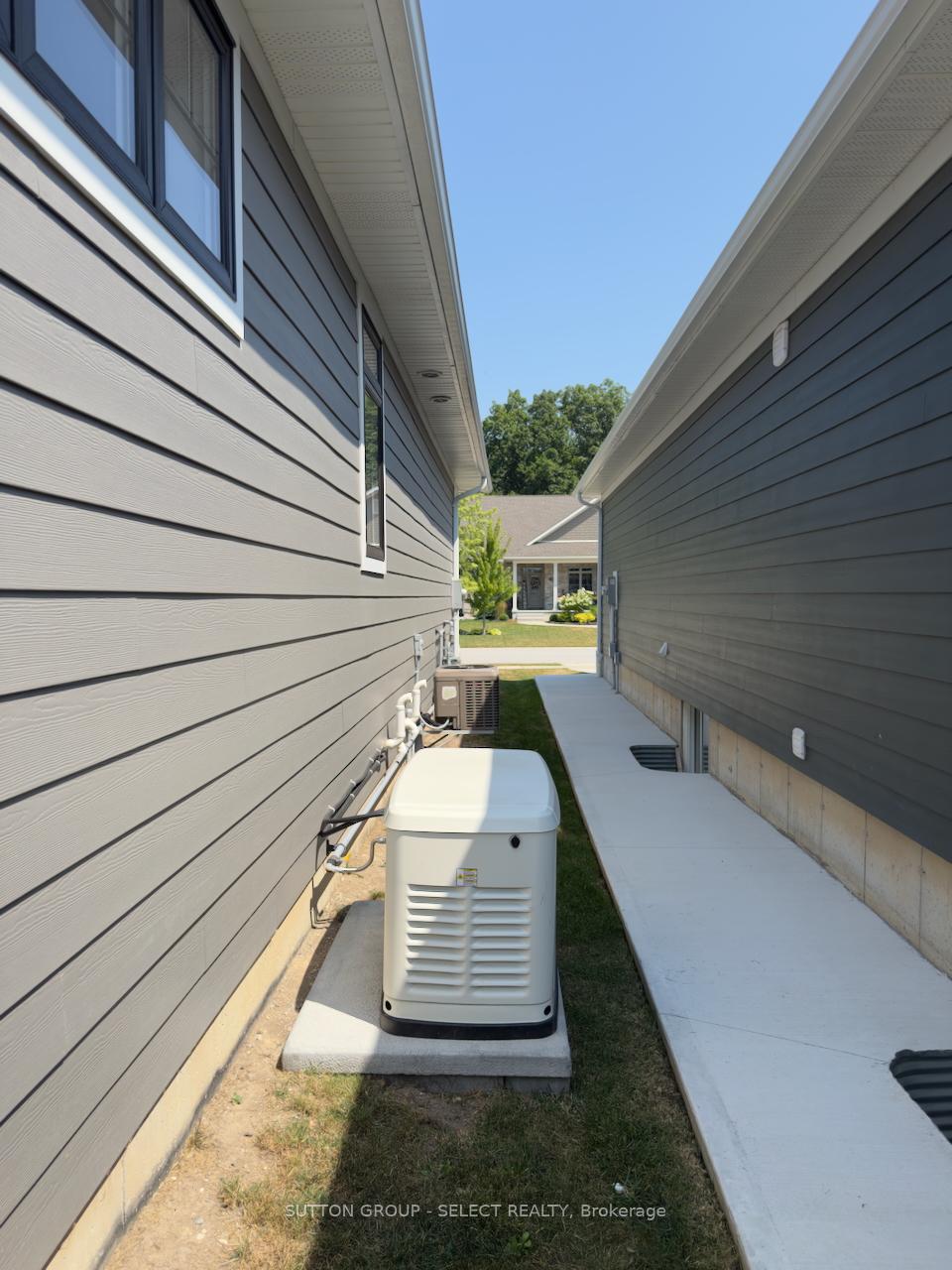 Photo 6 of 58 Deerfield Road, Lambton Shores, Grand Bend — HOMEH