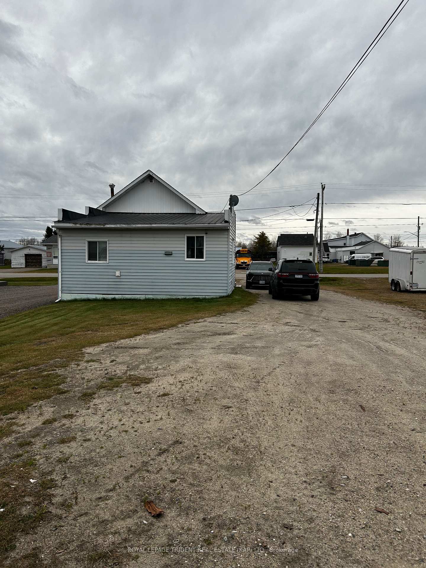 Photo 5 of 93 Leonard Avenue, Kapuskasing — HOMEH