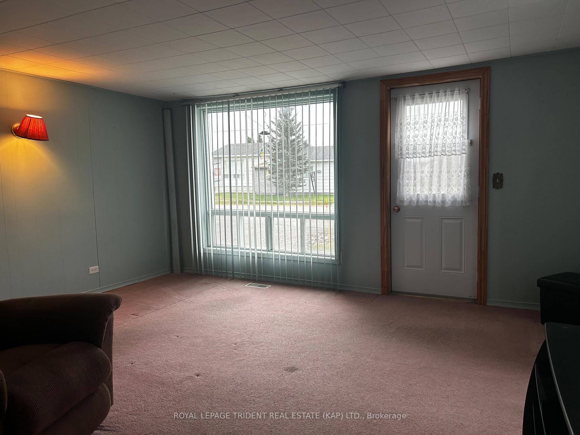 Photo 9 of 93 Leonard Avenue, Kapuskasing — HOMEH