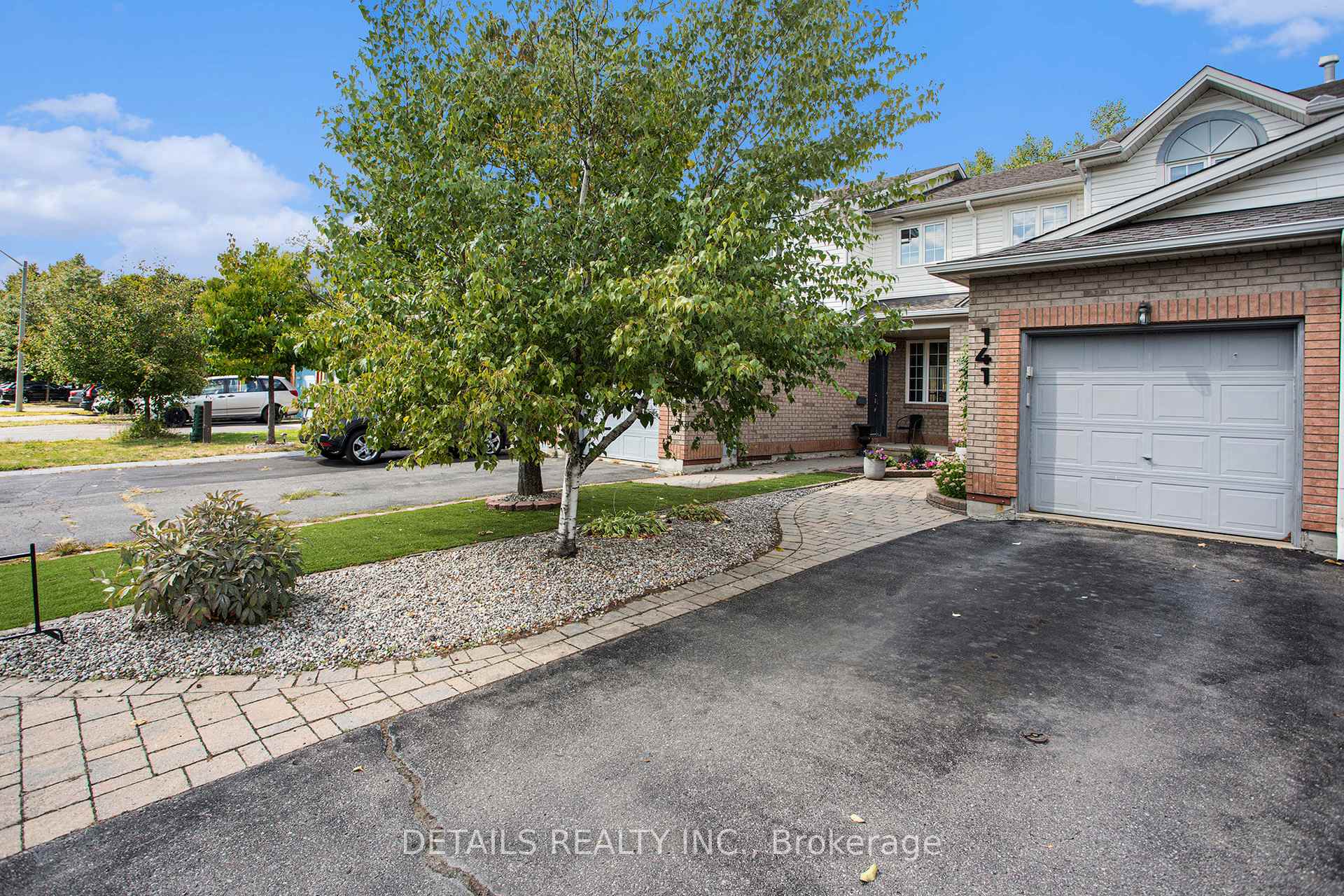 Photo 3 of 141 Duntroon Circle, Ottawa, Hunt Club Park/Greenboro — HOMEH