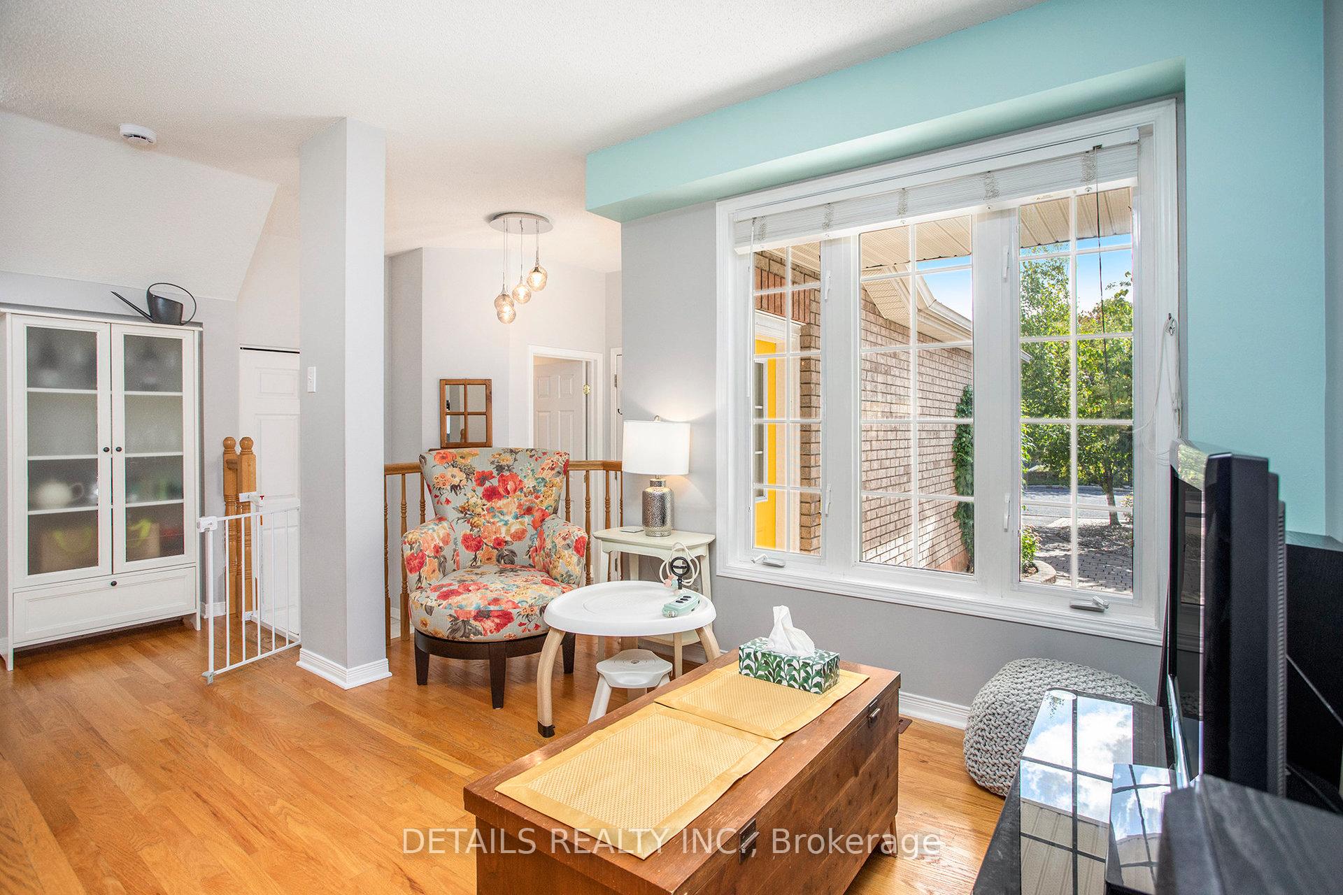 Photo 6 of 141 Duntroon Circle, Ottawa, Hunt Club Park/Greenboro — HOMEH