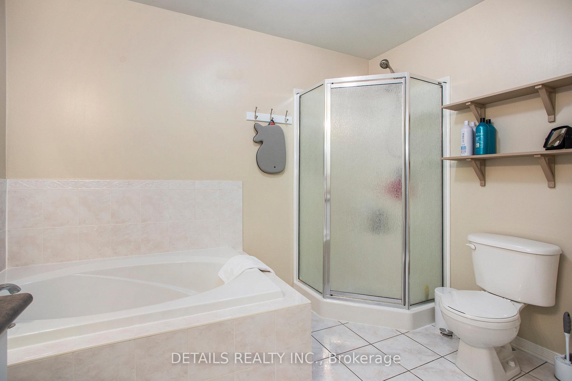 Photo 24 of 141 Duntroon Circle, Ottawa, Hunt Club Park/Greenboro — HOMEH