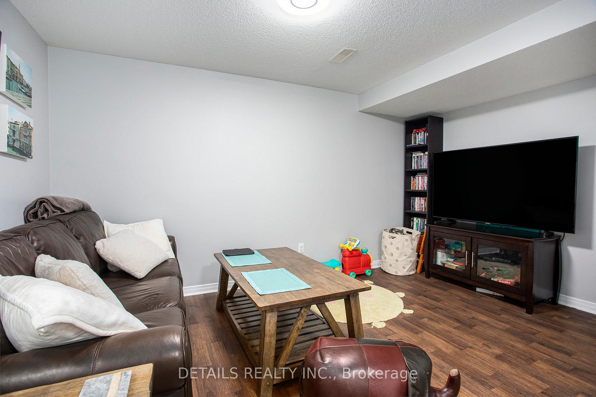 Photo 28 of 141 Duntroon Circle, Ottawa, Hunt Club Park/Greenboro — HOMEH