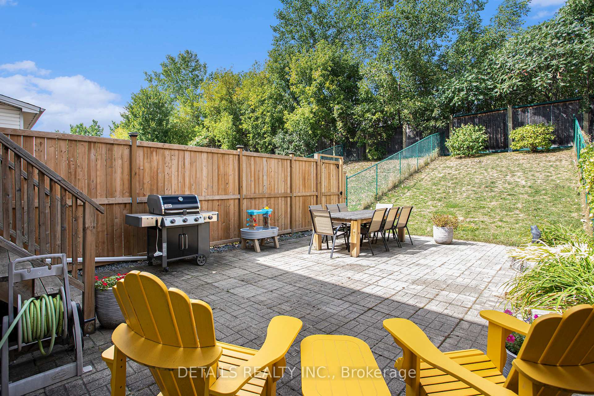 Photo 30 of 141 Duntroon Circle, Ottawa, Hunt Club Park/Greenboro — HOMEH