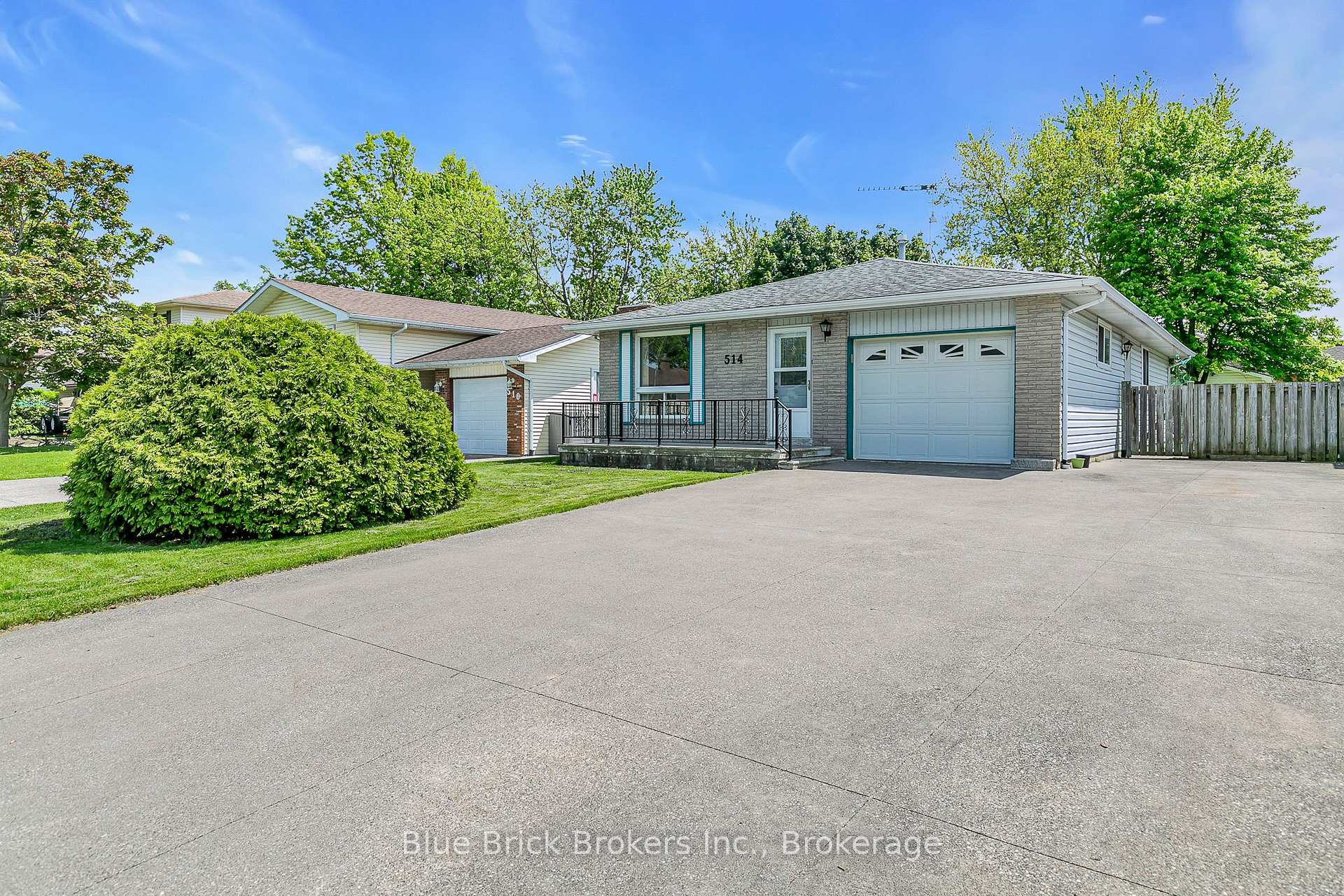 Photo 3 of 514 Desjardins Street, Lakeshore — HOMEH
