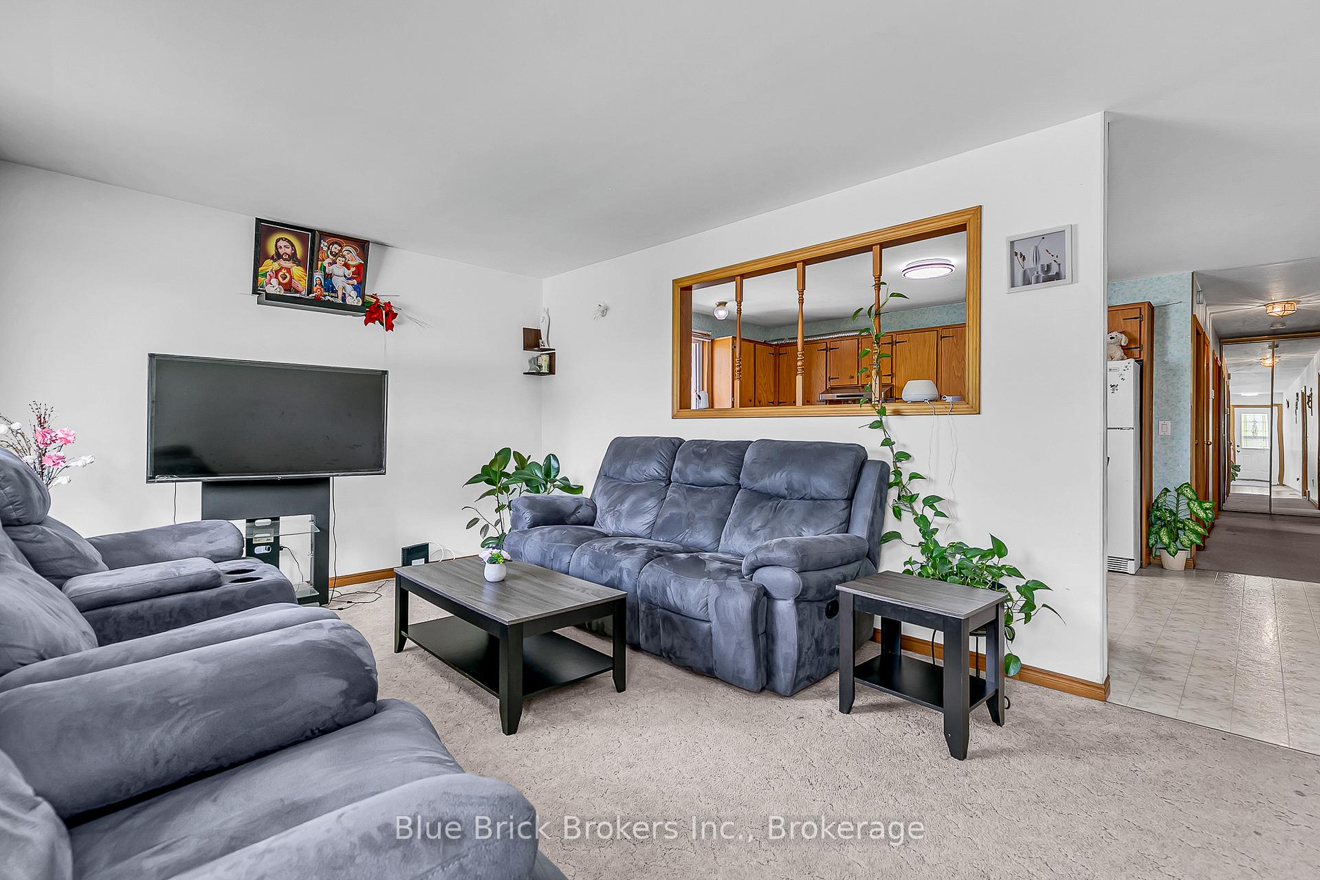 Photo 6 of 514 Desjardins Street, Lakeshore — HOMEH