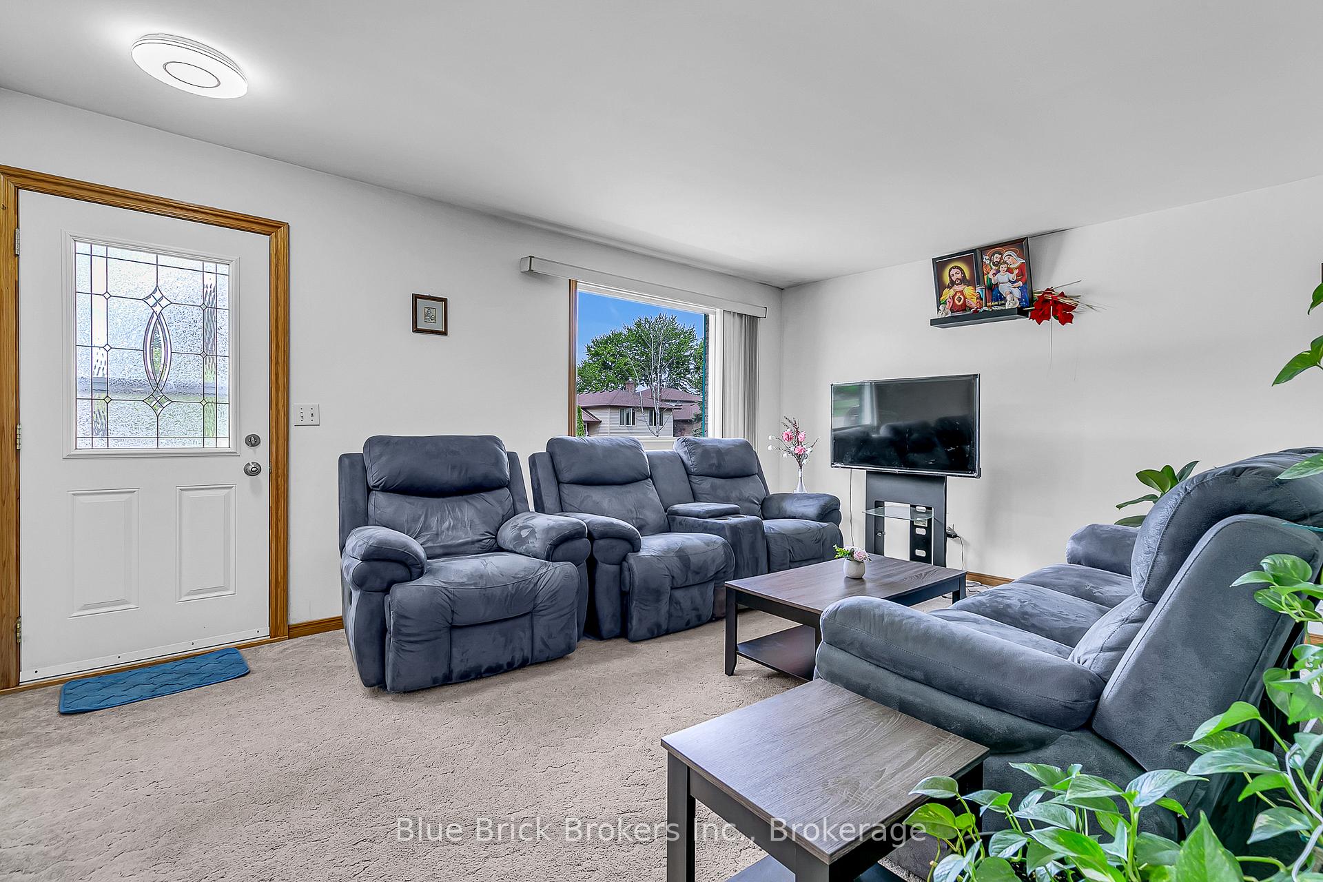 Photo 8 of 514 Desjardins Street, Lakeshore — HOMEH