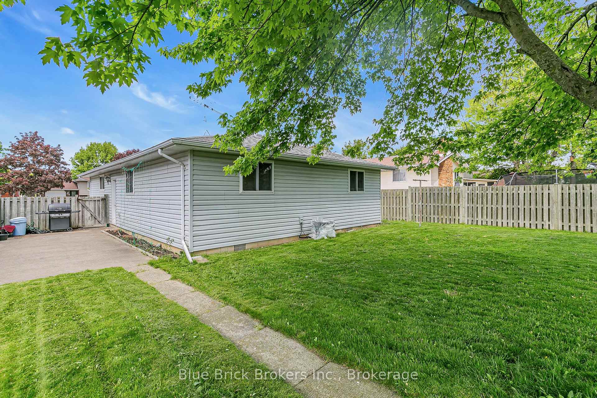 Photo 24 of 514 Desjardins Street, Lakeshore — HOMEH