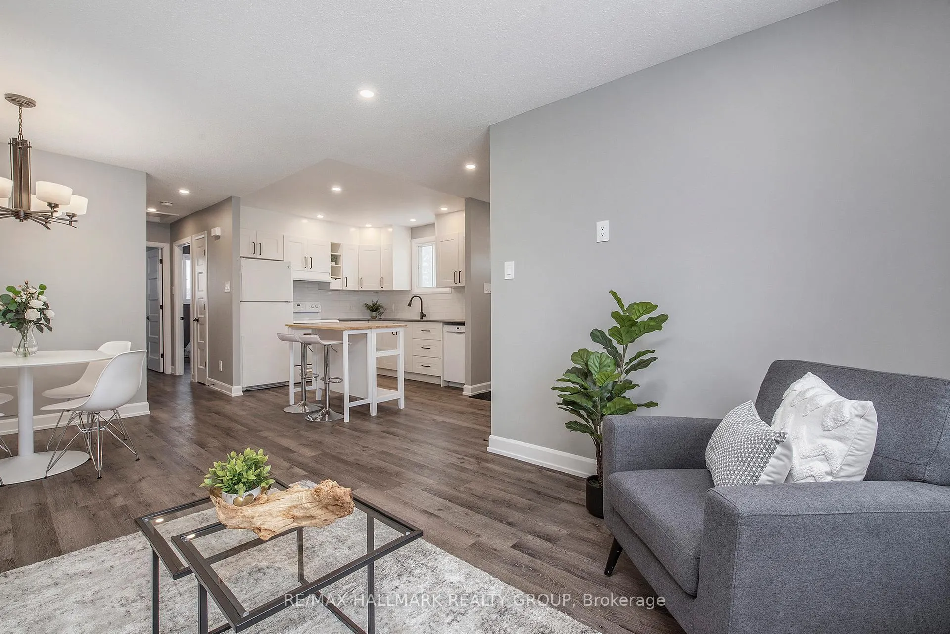 Photo 3 of 242 Castlefrank Road, Ottawa, Kanata - Glencairn/Hazeldean — HOMEH