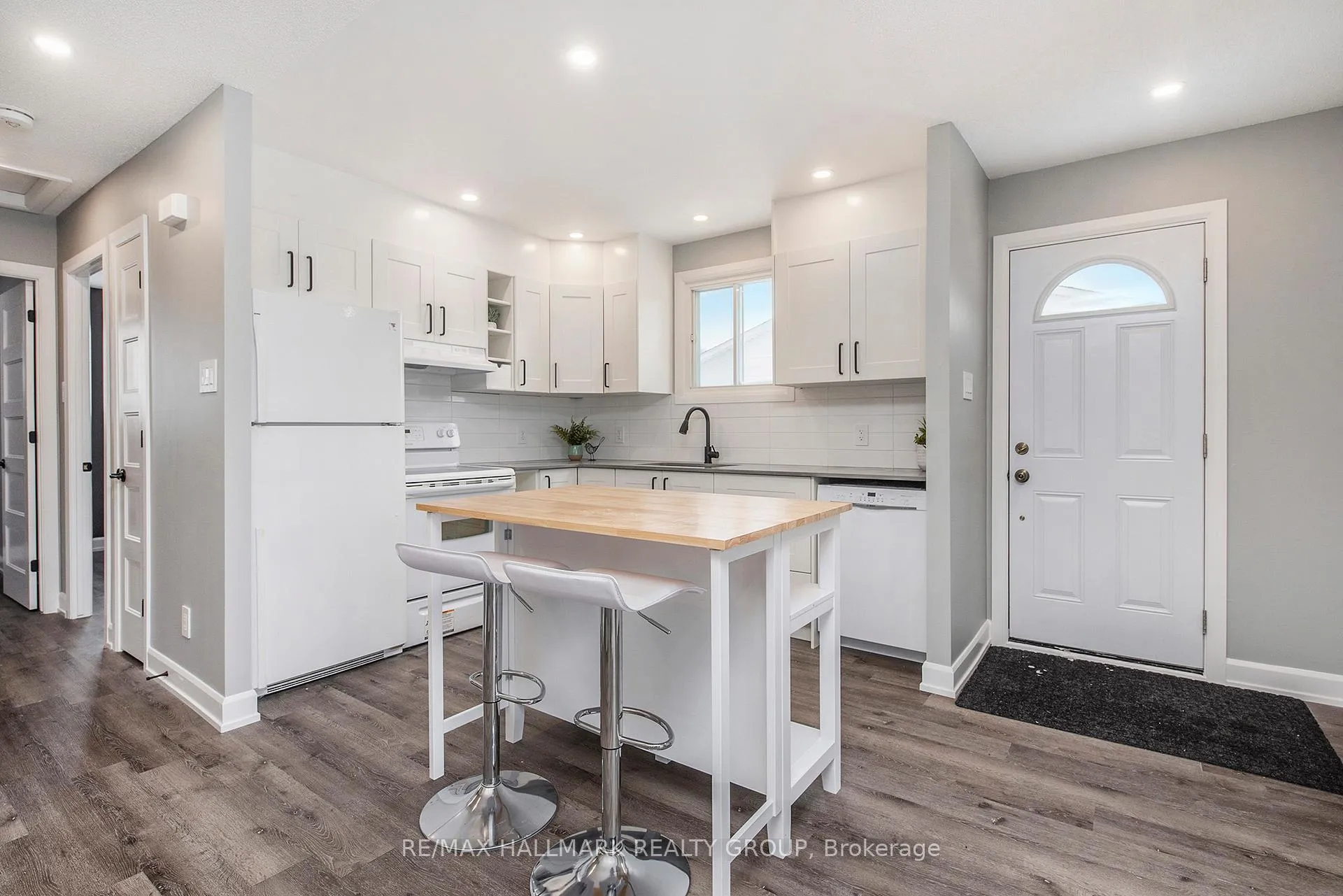 Photo 7 of 242 Castlefrank Road, Ottawa, Kanata - Glencairn/Hazeldean — HOMEH