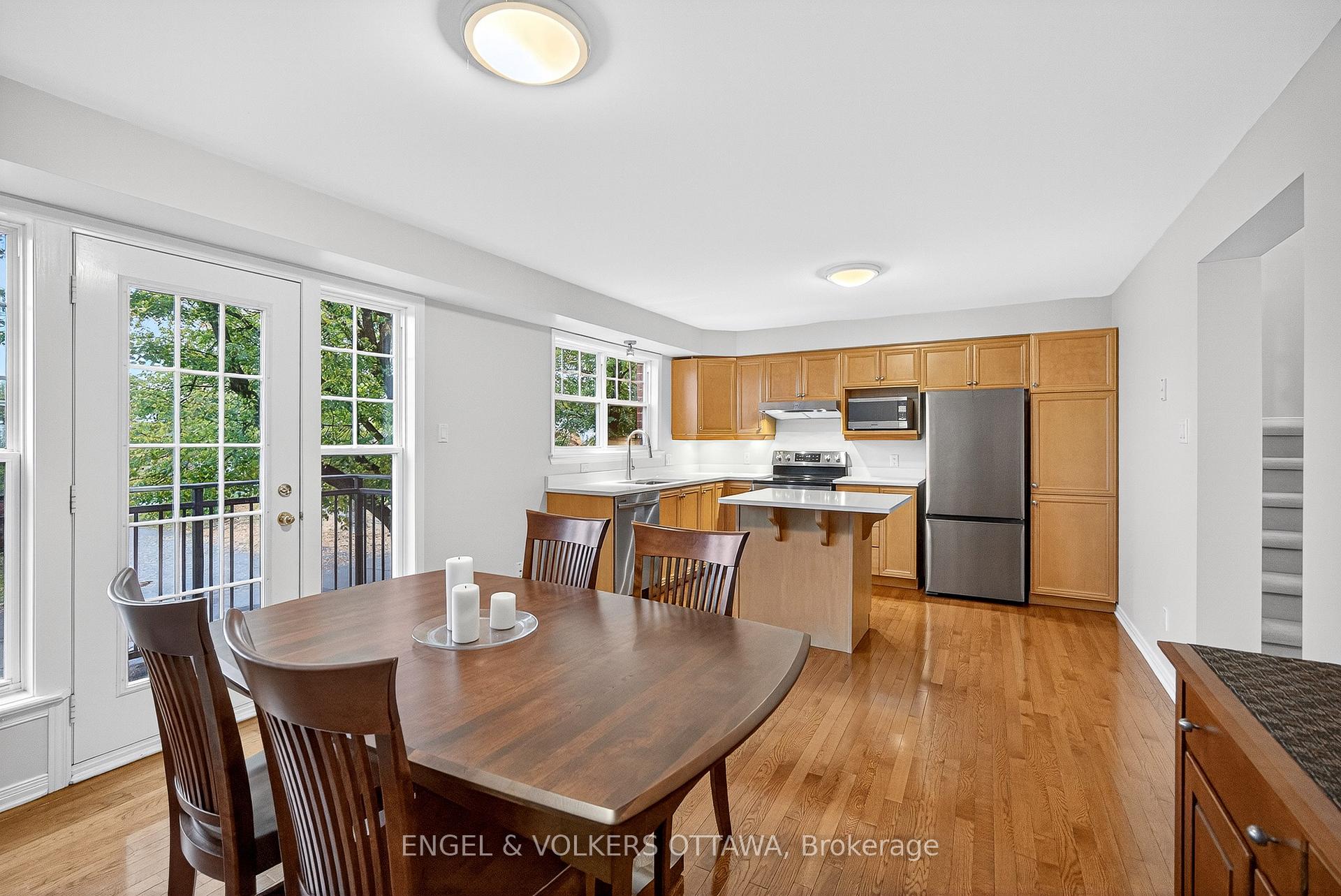 Photo 2 of 277 Mart Circle, Ottawa, Manor Park — HOMEH