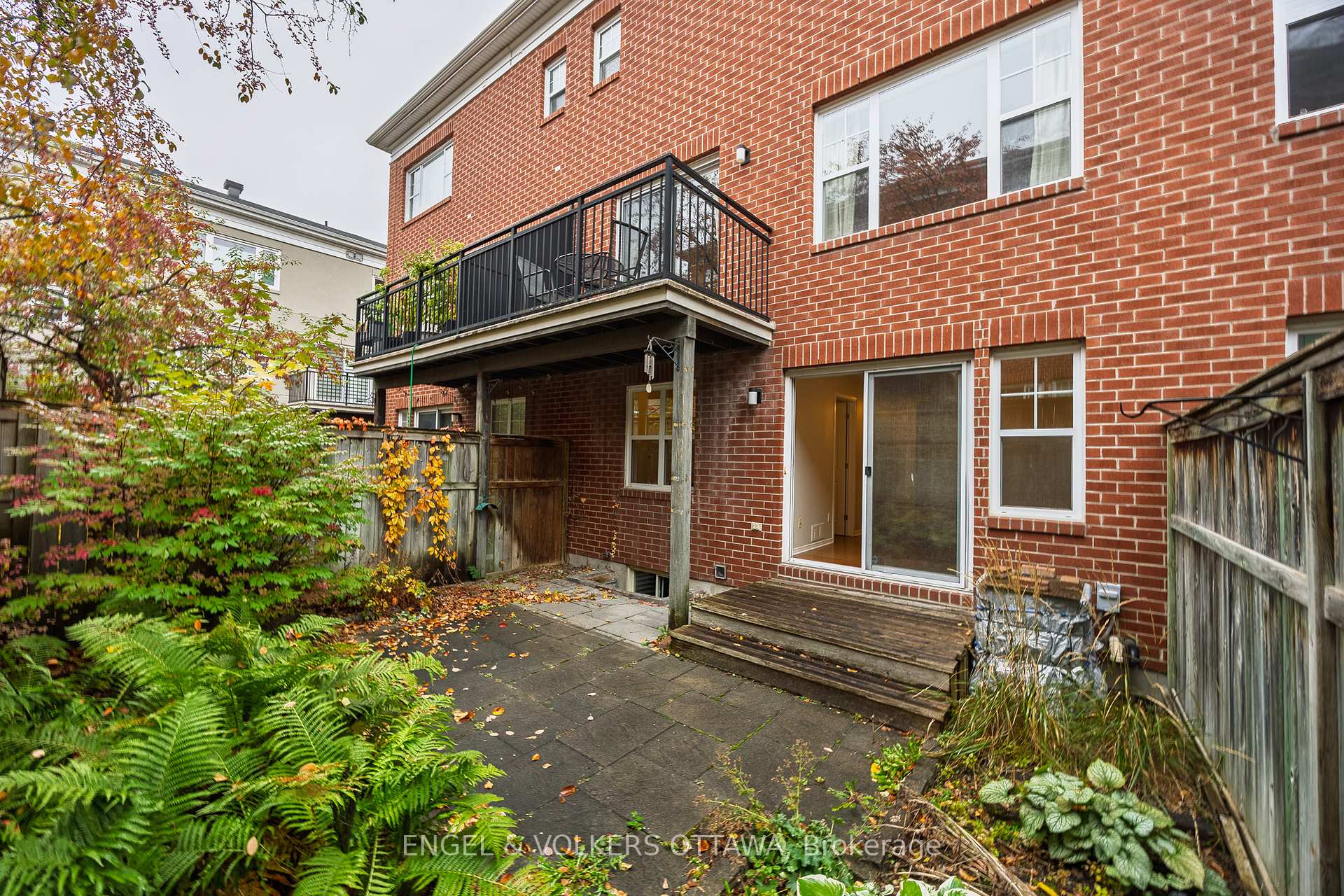 Photo 22 of 277 Mart Circle, Ottawa, Manor Park — HOMEH