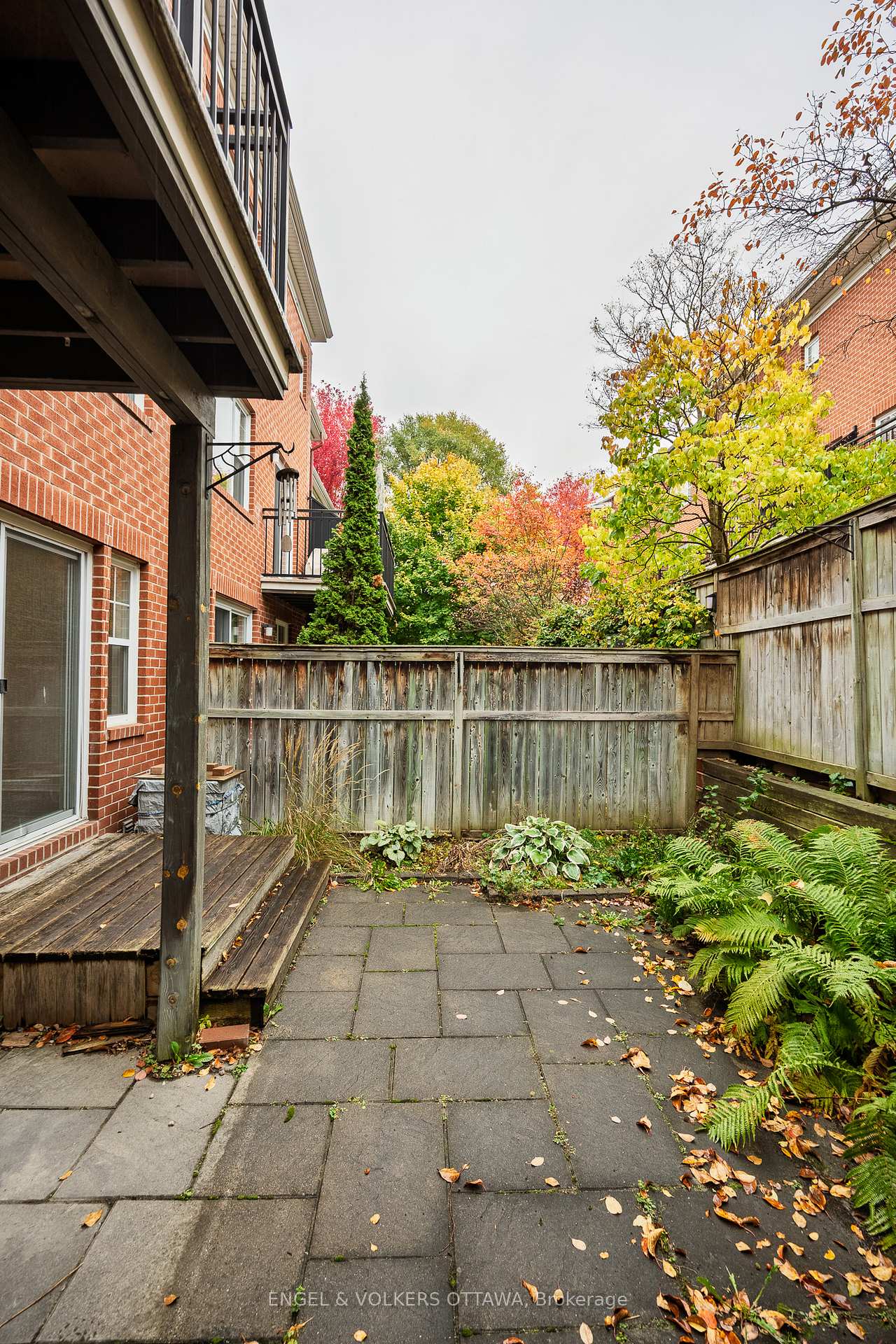 Photo 24 of 277 Mart Circle, Ottawa, Manor Park — HOMEH