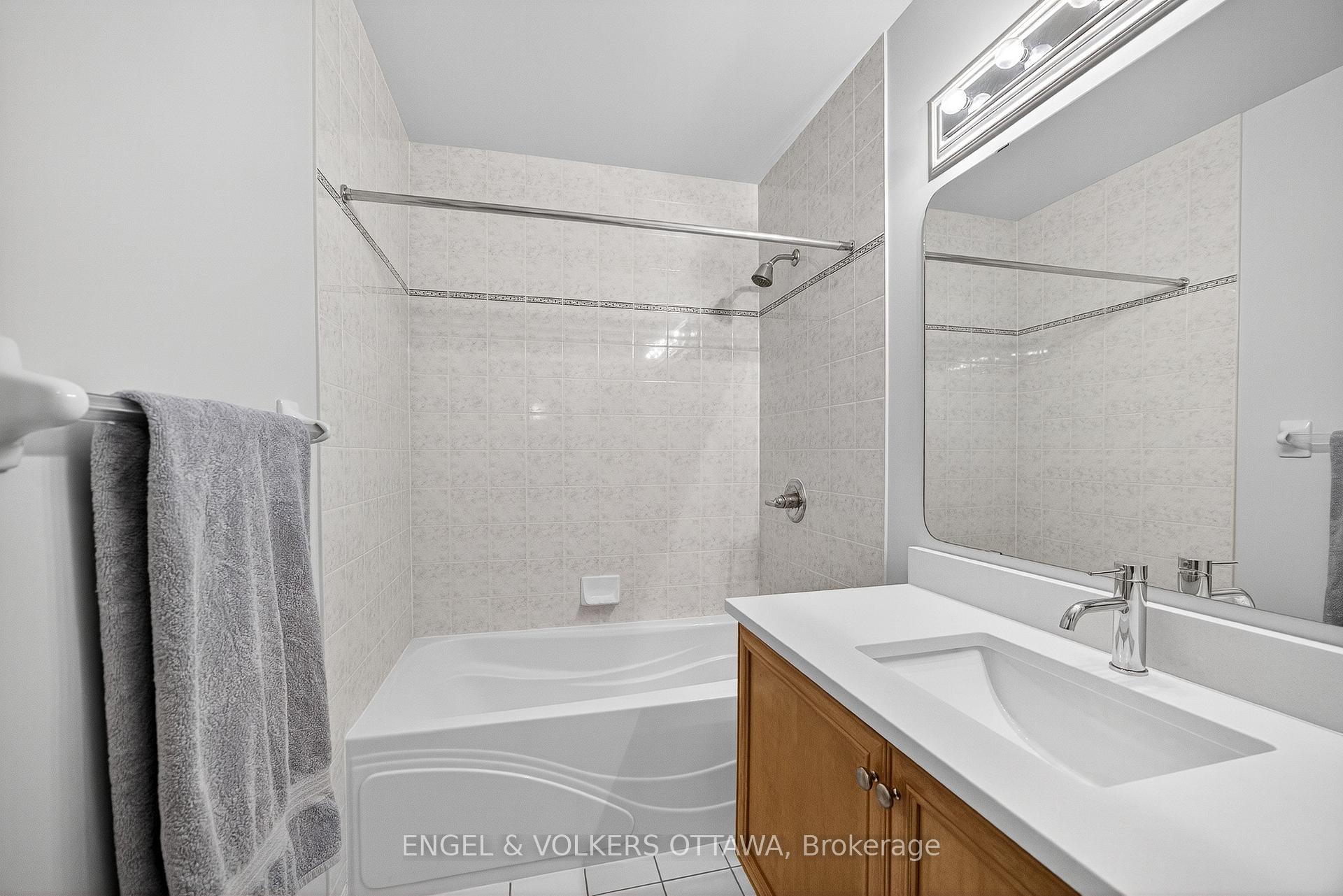 Photo 27 of 277 Mart Circle, Ottawa, Manor Park — HOMEH