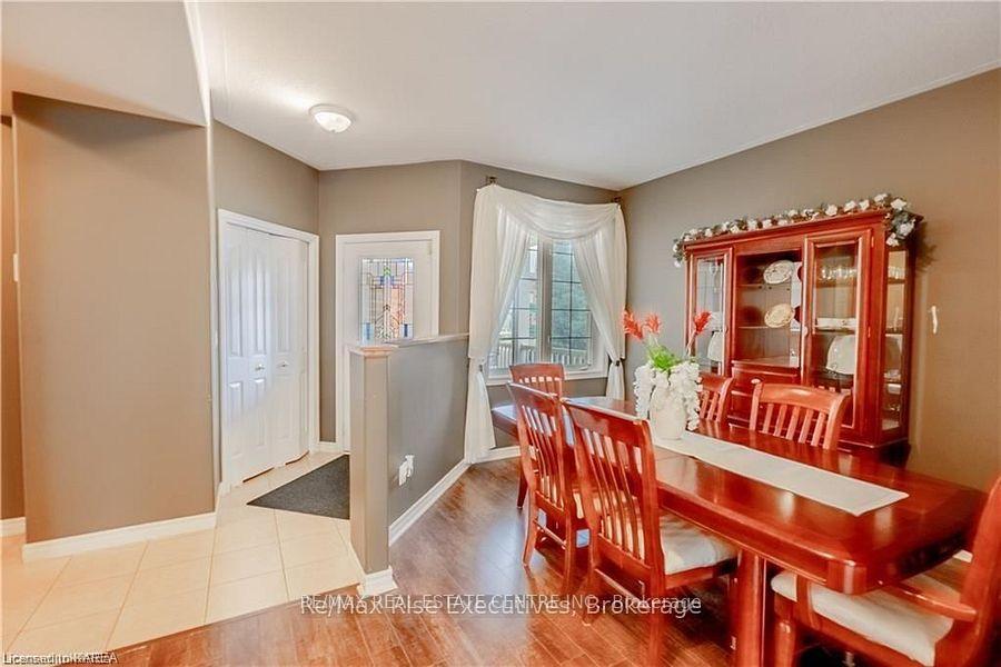 Photo 4 of 1381 Crossfield Avenue, Kingston, City Northwest — HOMEH