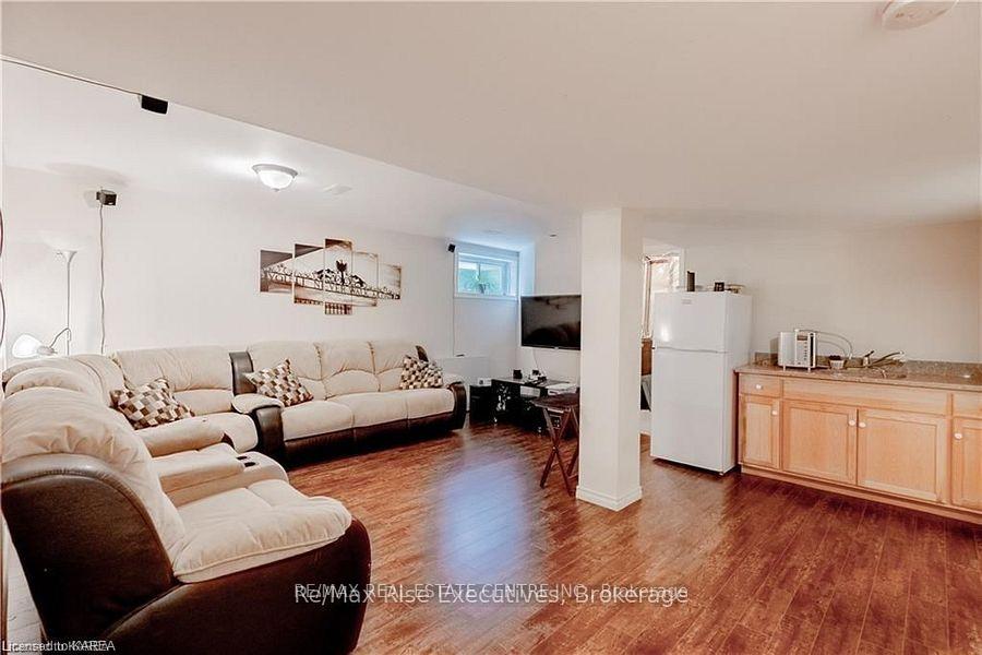 Photo 17 of 1381 Crossfield Avenue, Kingston, City Northwest — HOMEH