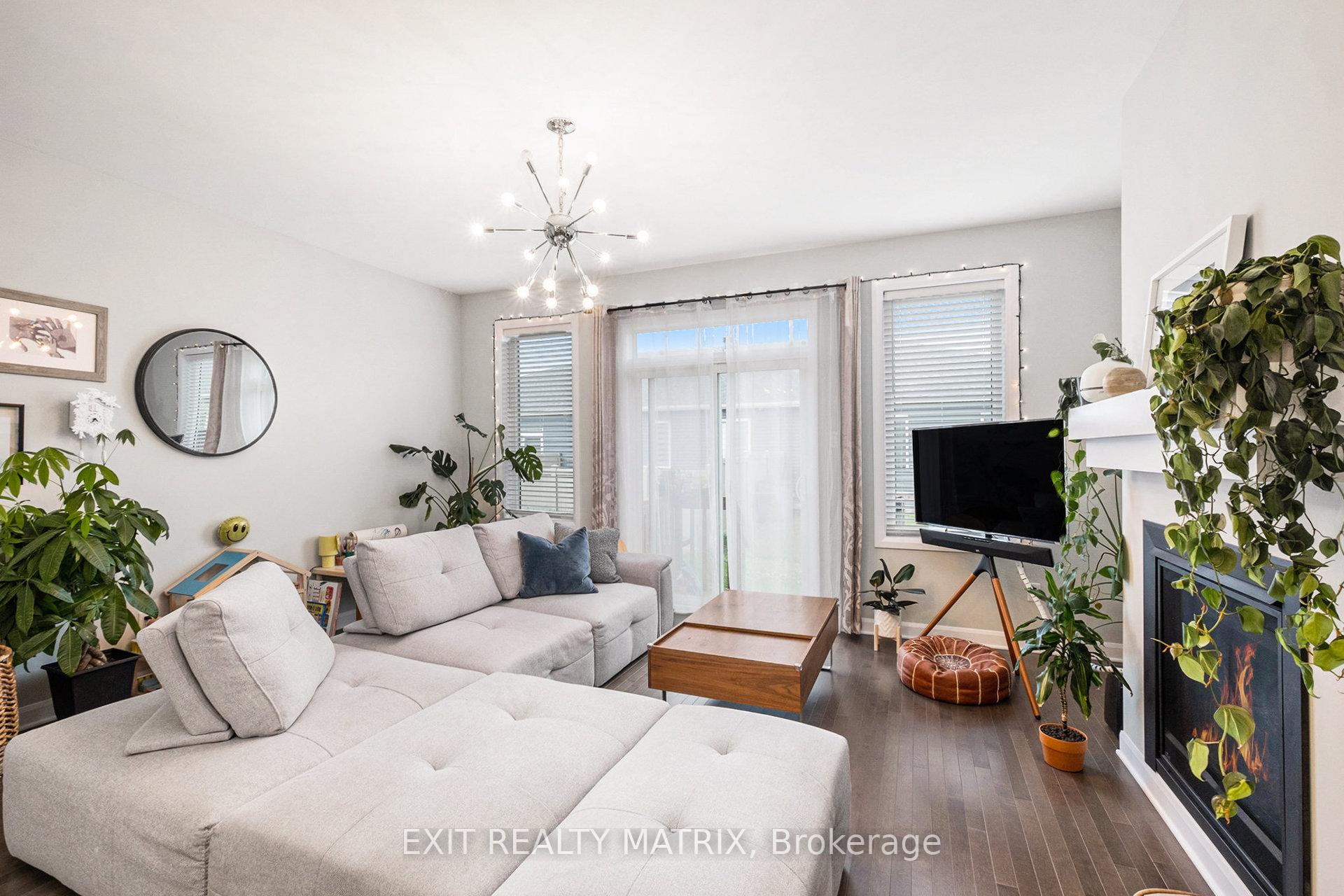 Photo 4 of 782 Coast Circle, Ottawa, Mahogany Community — HOMEH