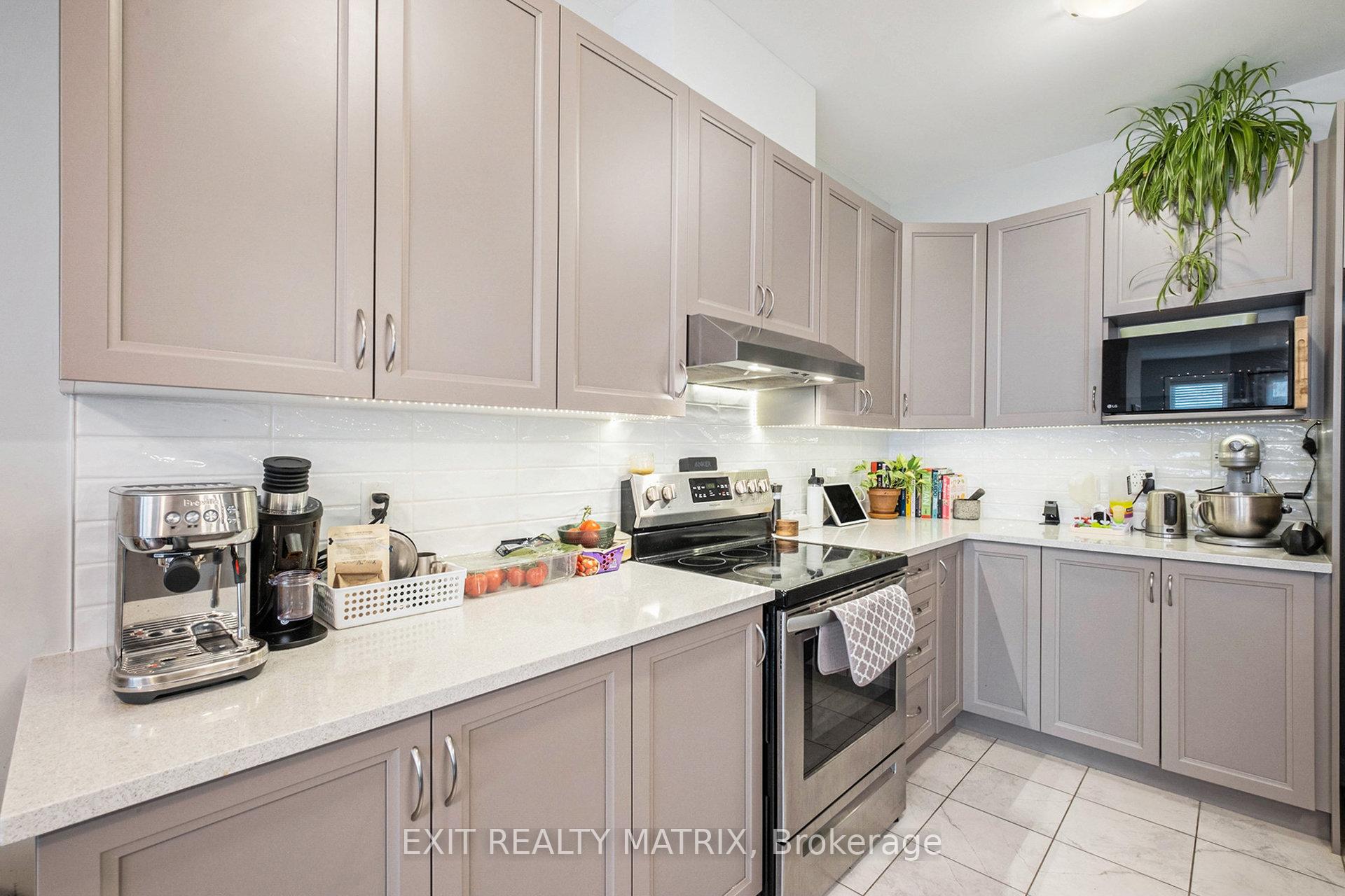 Photo 10 of 782 Coast Circle, Ottawa, Mahogany Community — HOMEH