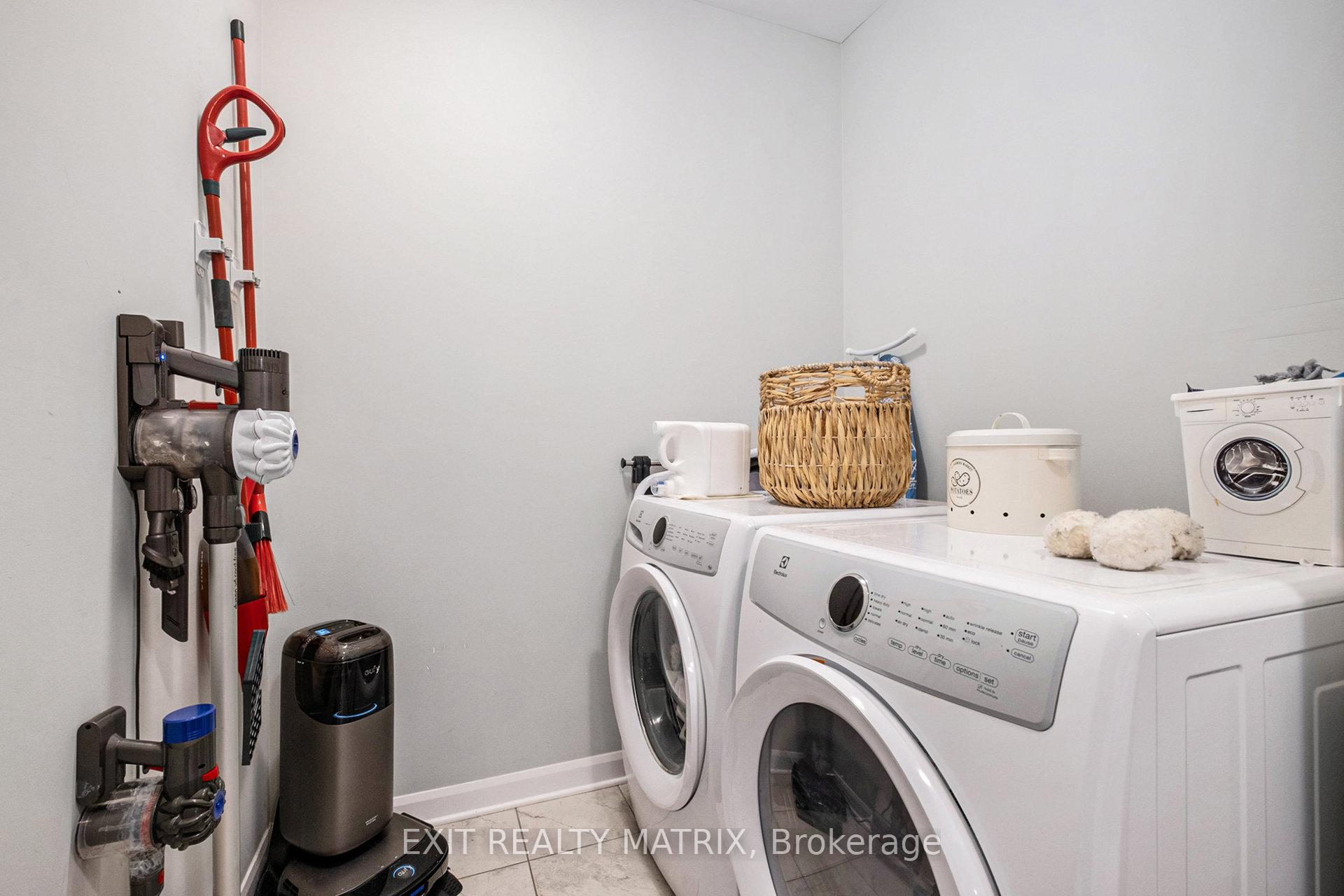 Photo 11 of 782 Coast Circle, Ottawa, Mahogany Community — HOMEH