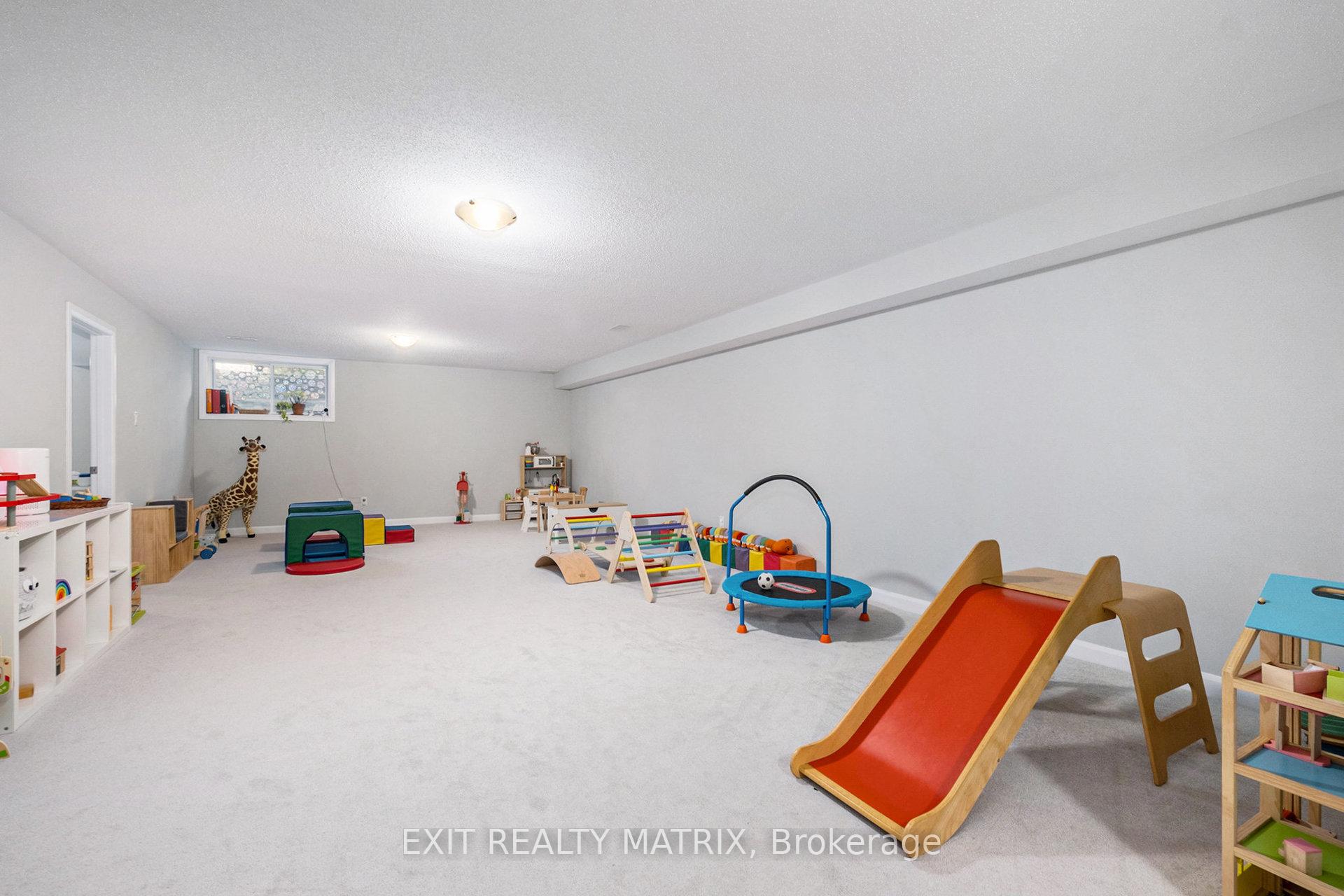 Photo 18 of 782 Coast Circle, Ottawa, Mahogany Community — HOMEH