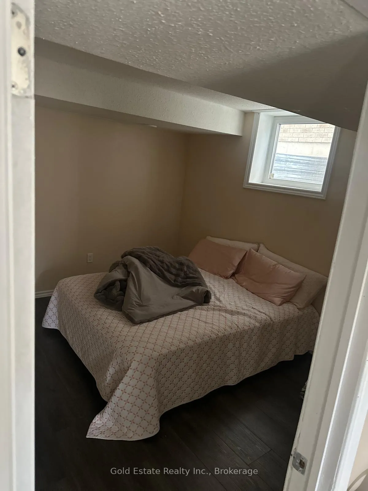 Photo 7 of 207 Otterbein Road, Kitchener — HOMEH